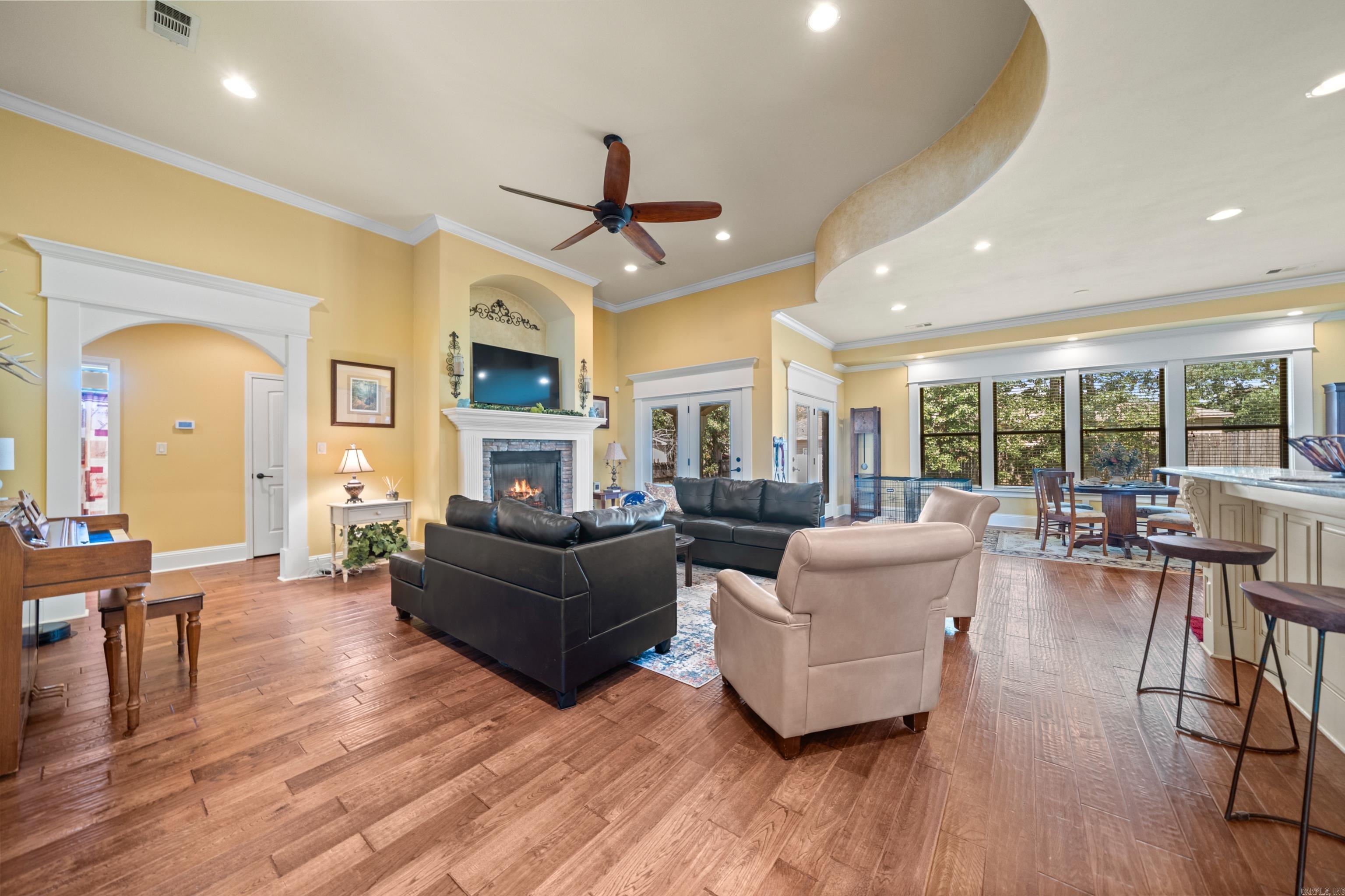 WYNNEWOOD - Residential