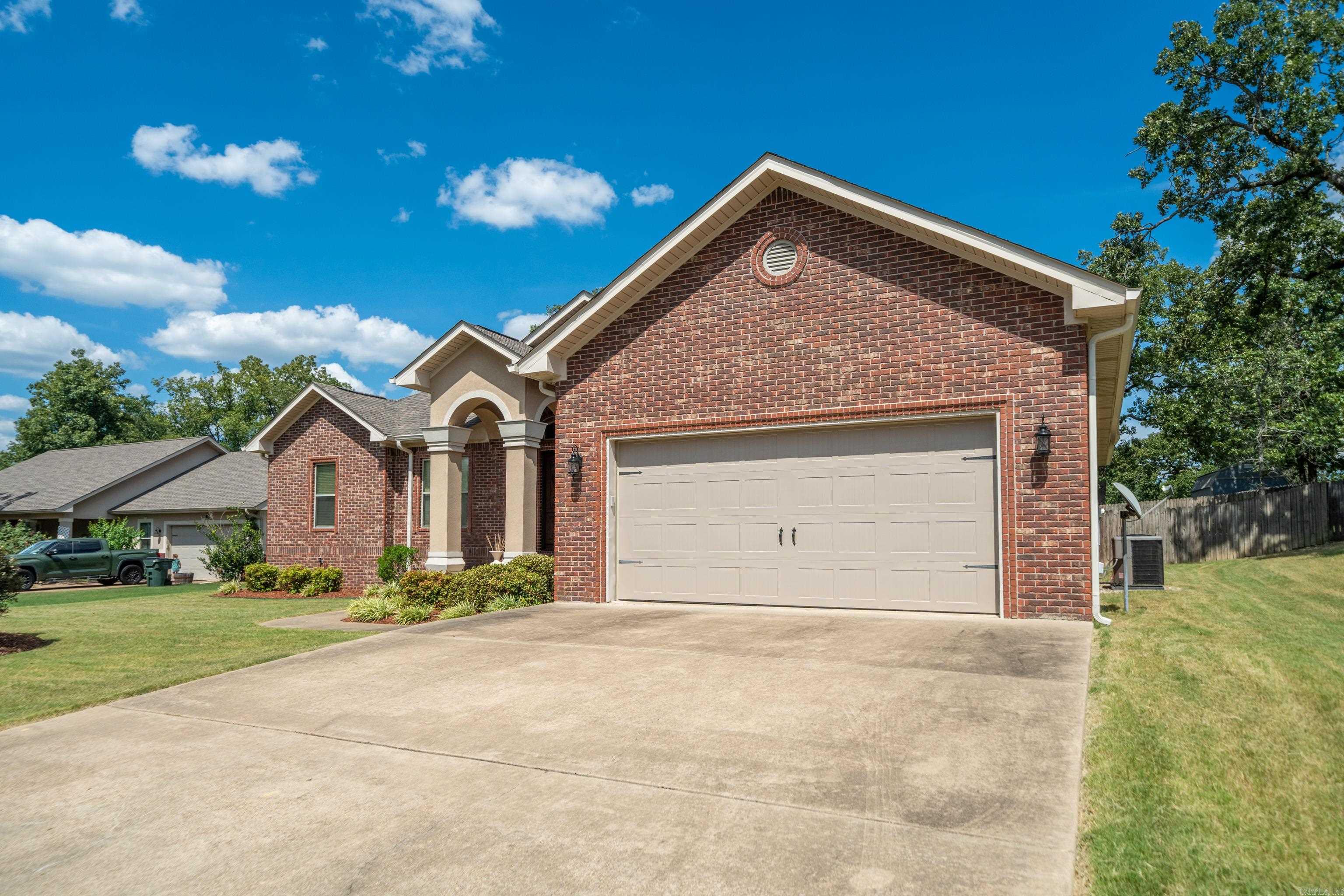 WYNNEWOOD - Residential
