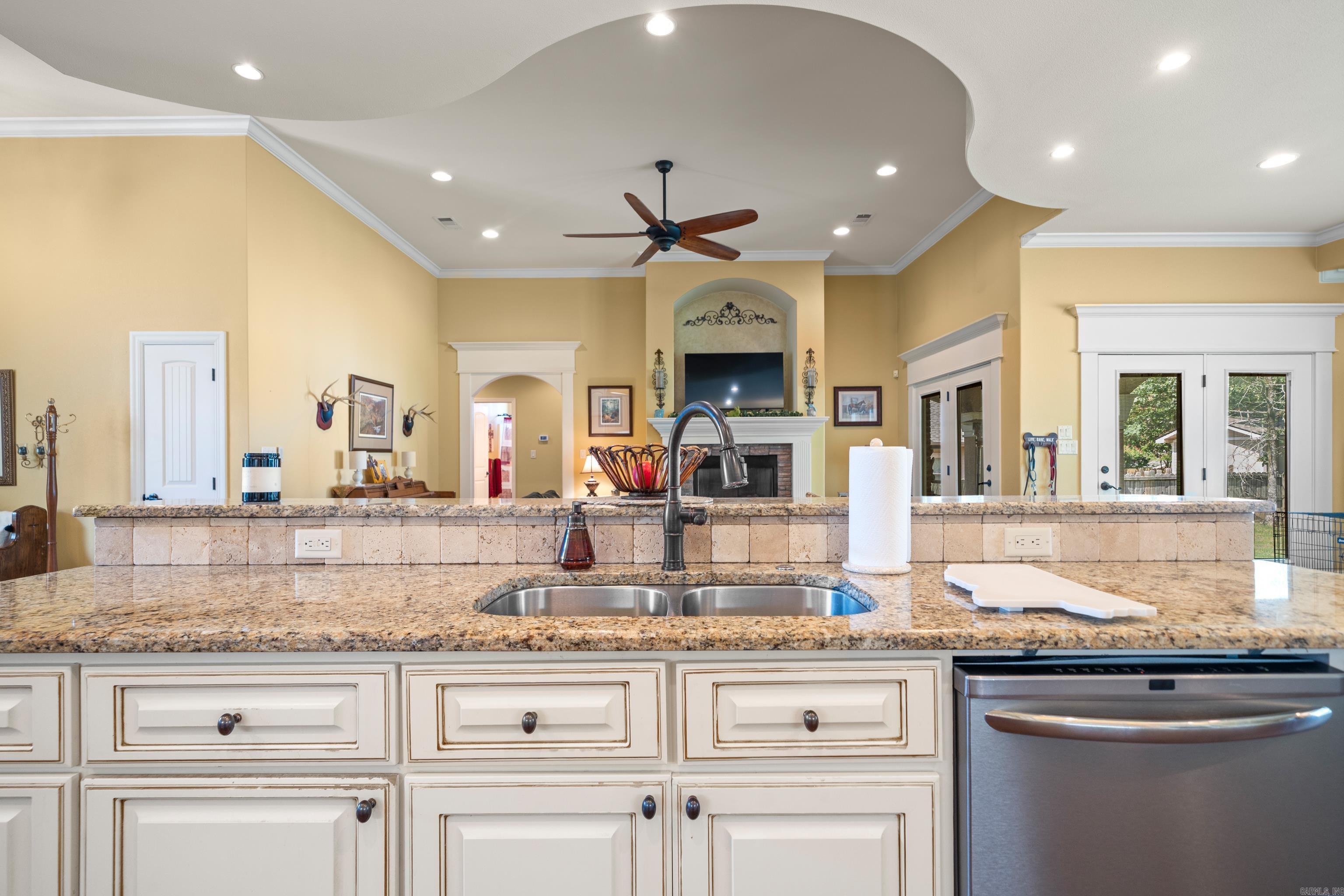 WYNNEWOOD - Residential