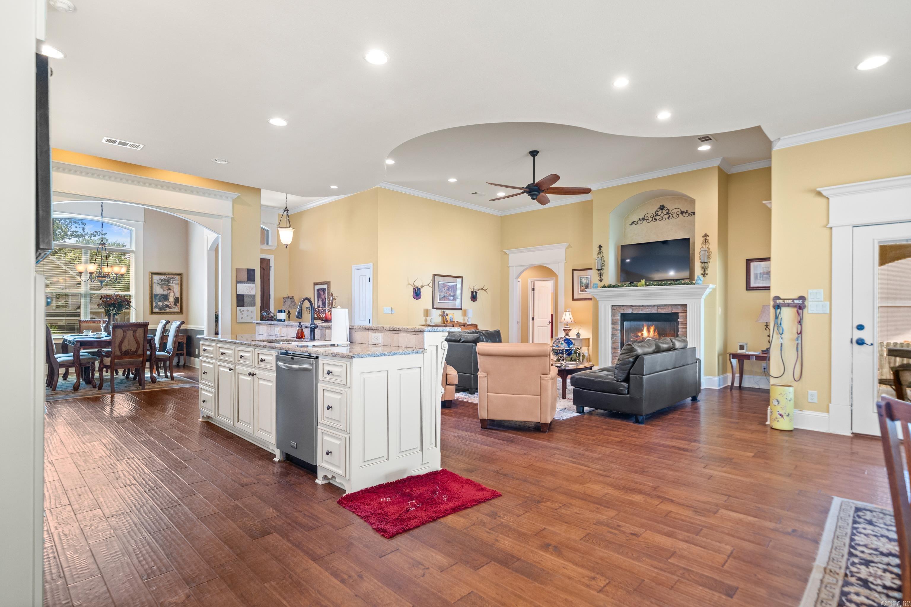 WYNNEWOOD - Residential