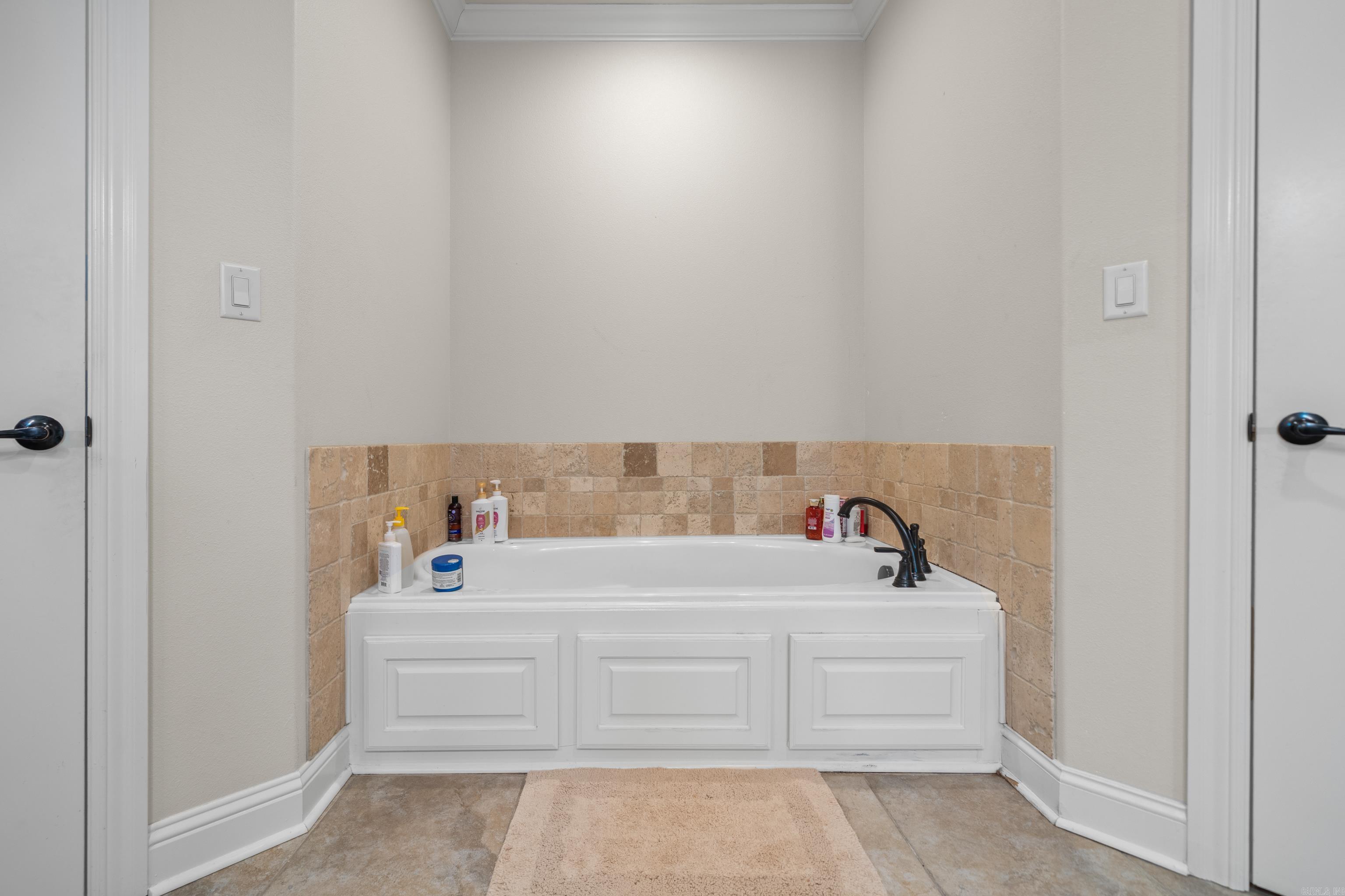 WYNNEWOOD - Residential