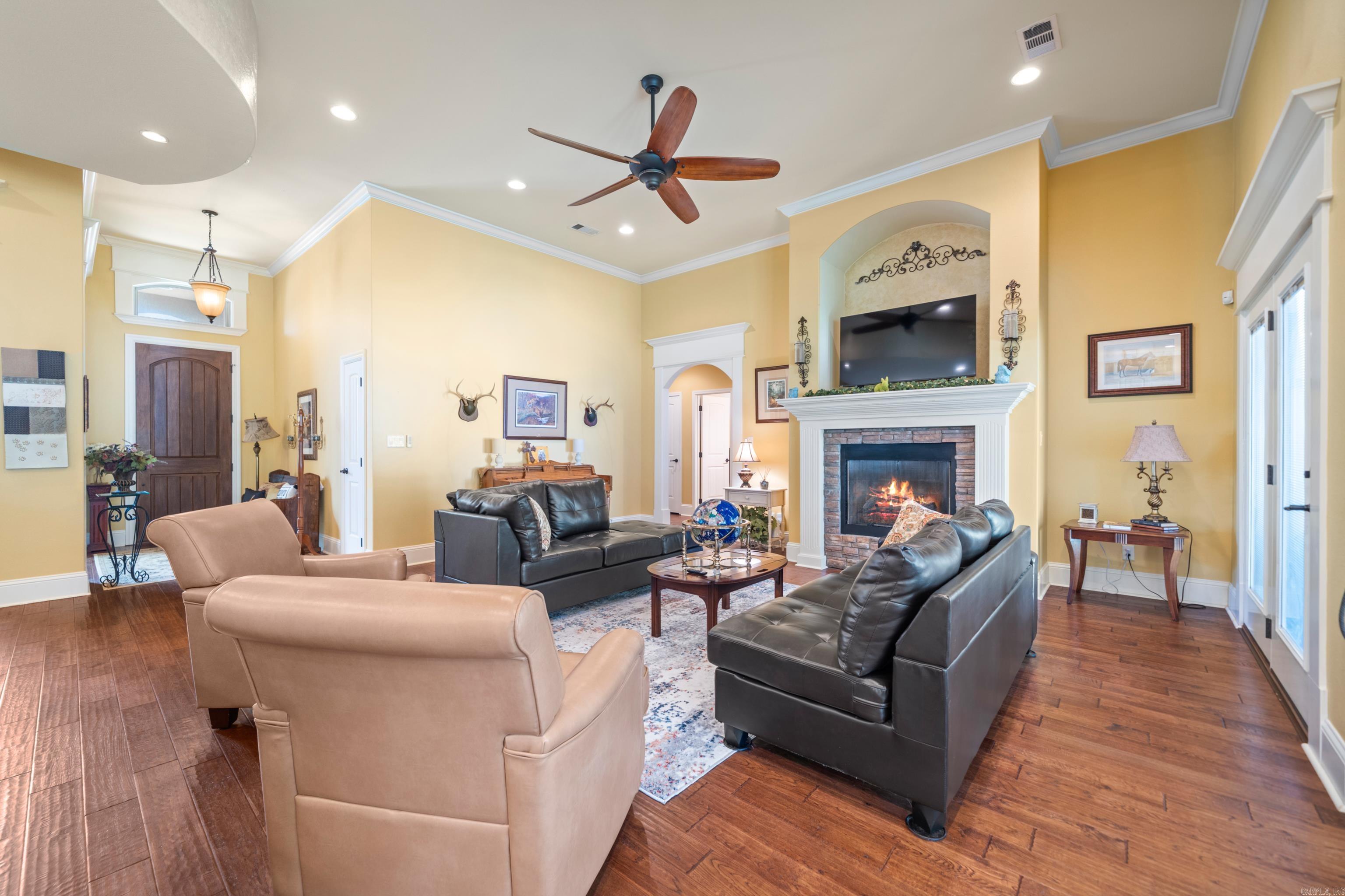 WYNNEWOOD - Residential