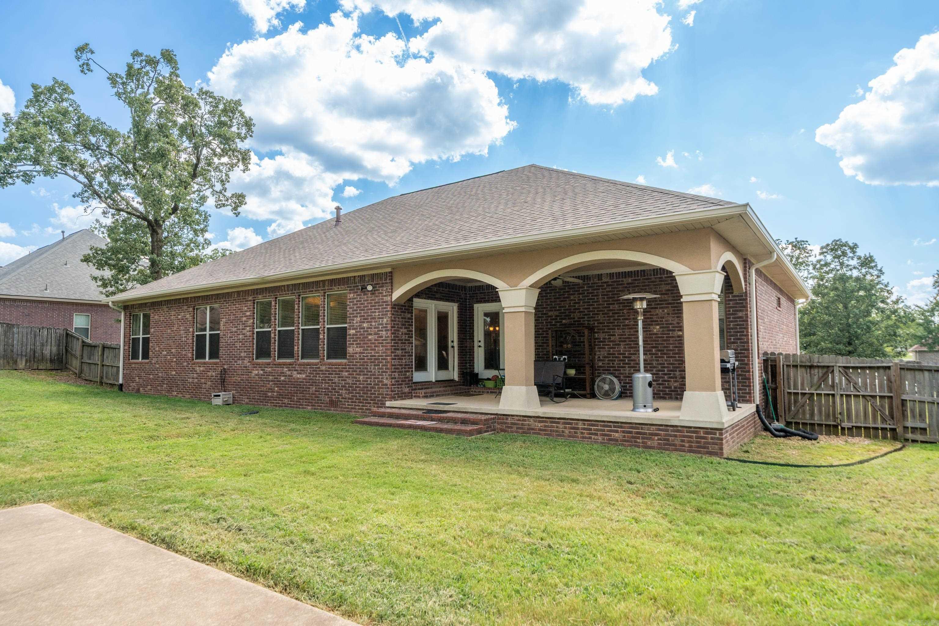 WYNNEWOOD - Residential