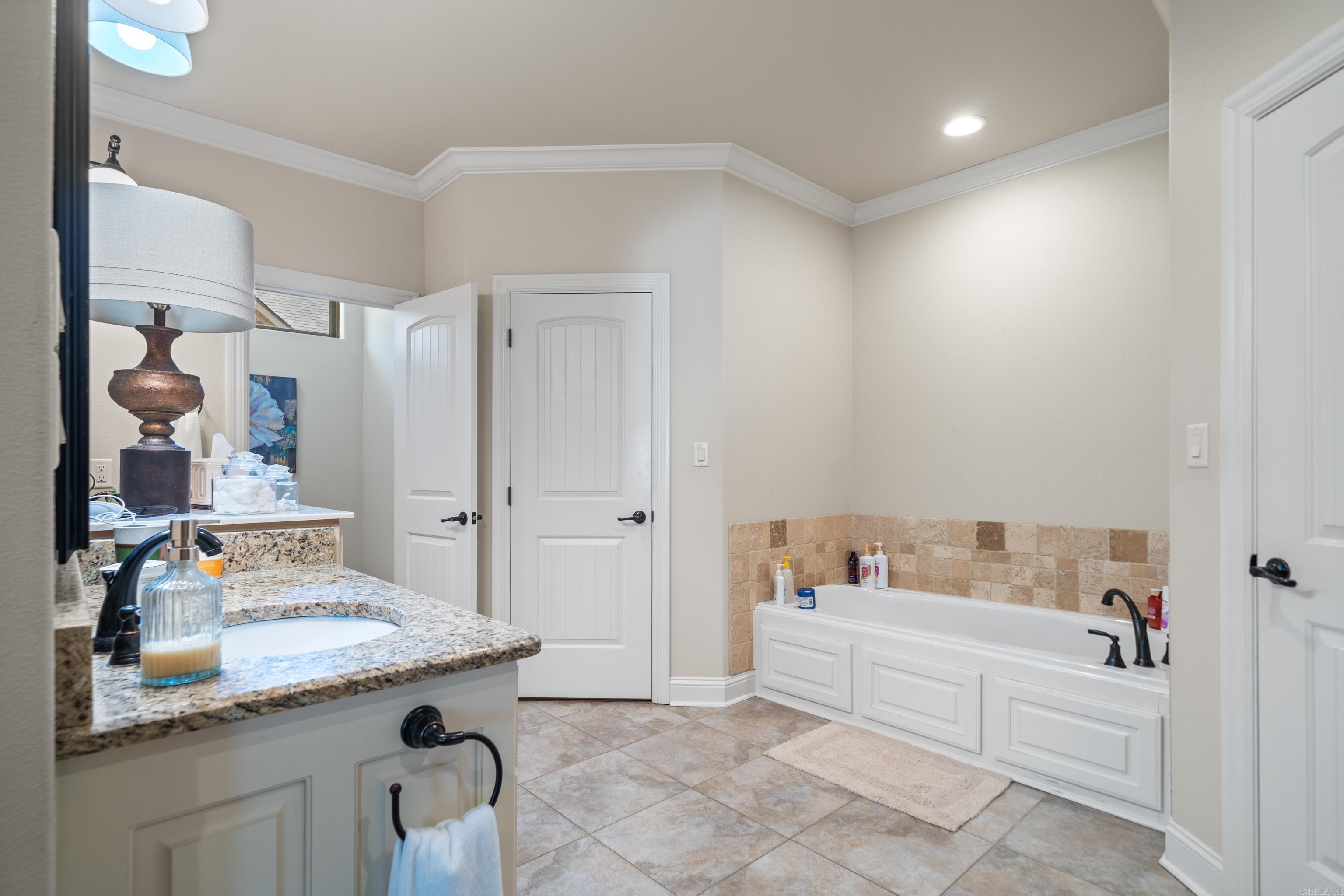 WYNNEWOOD - Residential