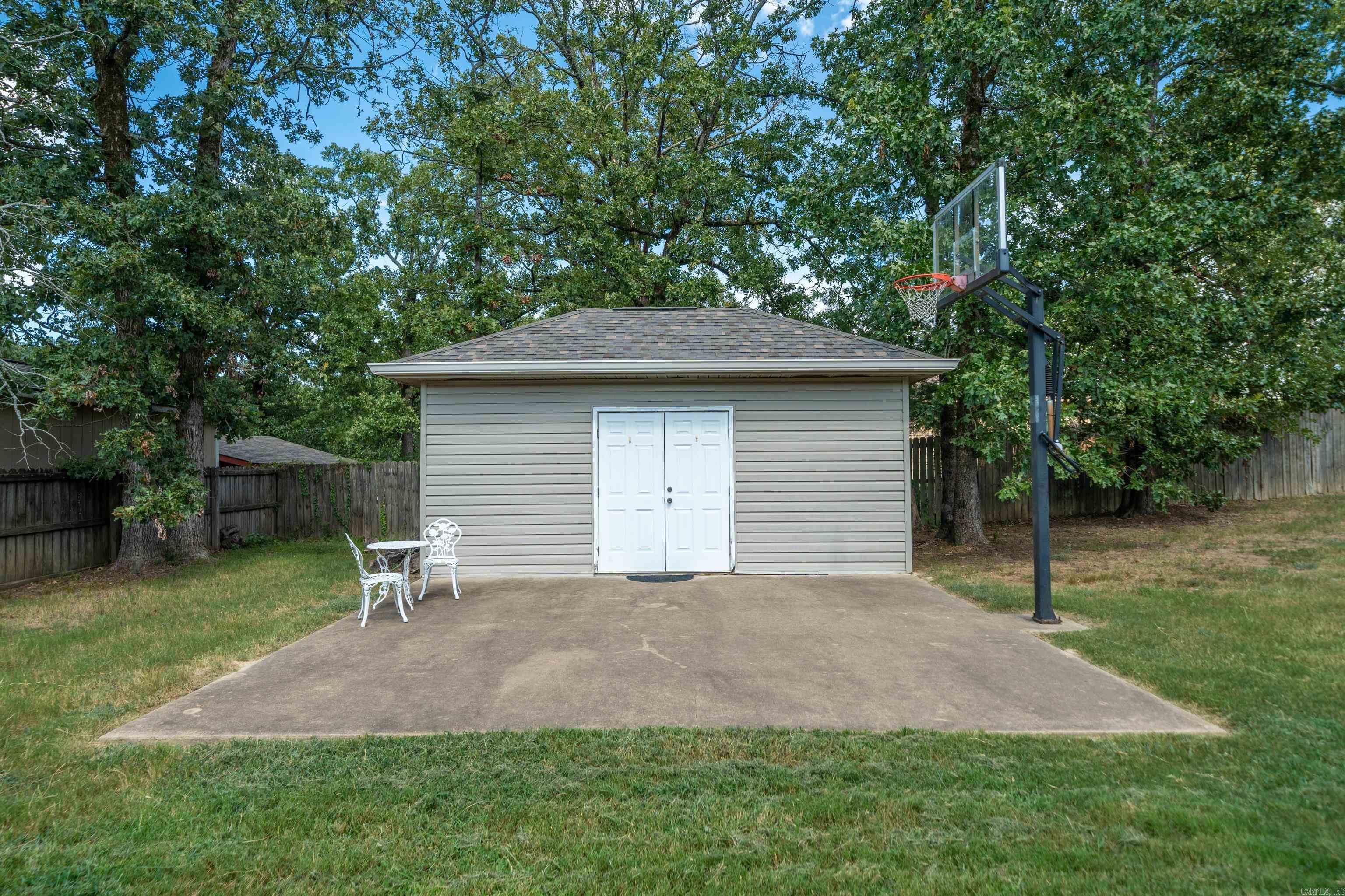 WYNNEWOOD - Residential