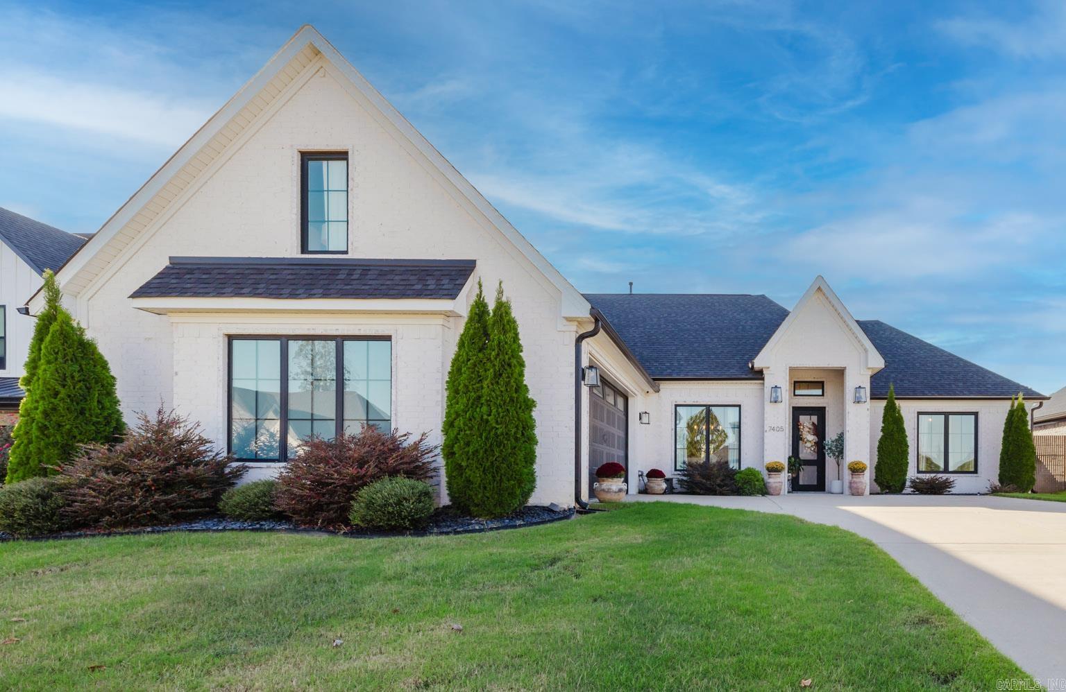 THE WOODS OF HURRICANE LAKE ESTA - Residential