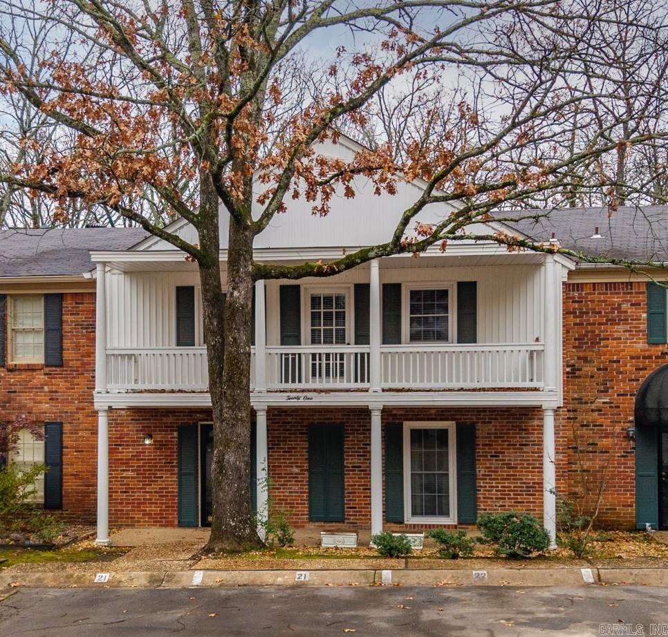 KINGSBRIDGE TWNHSE - Residential