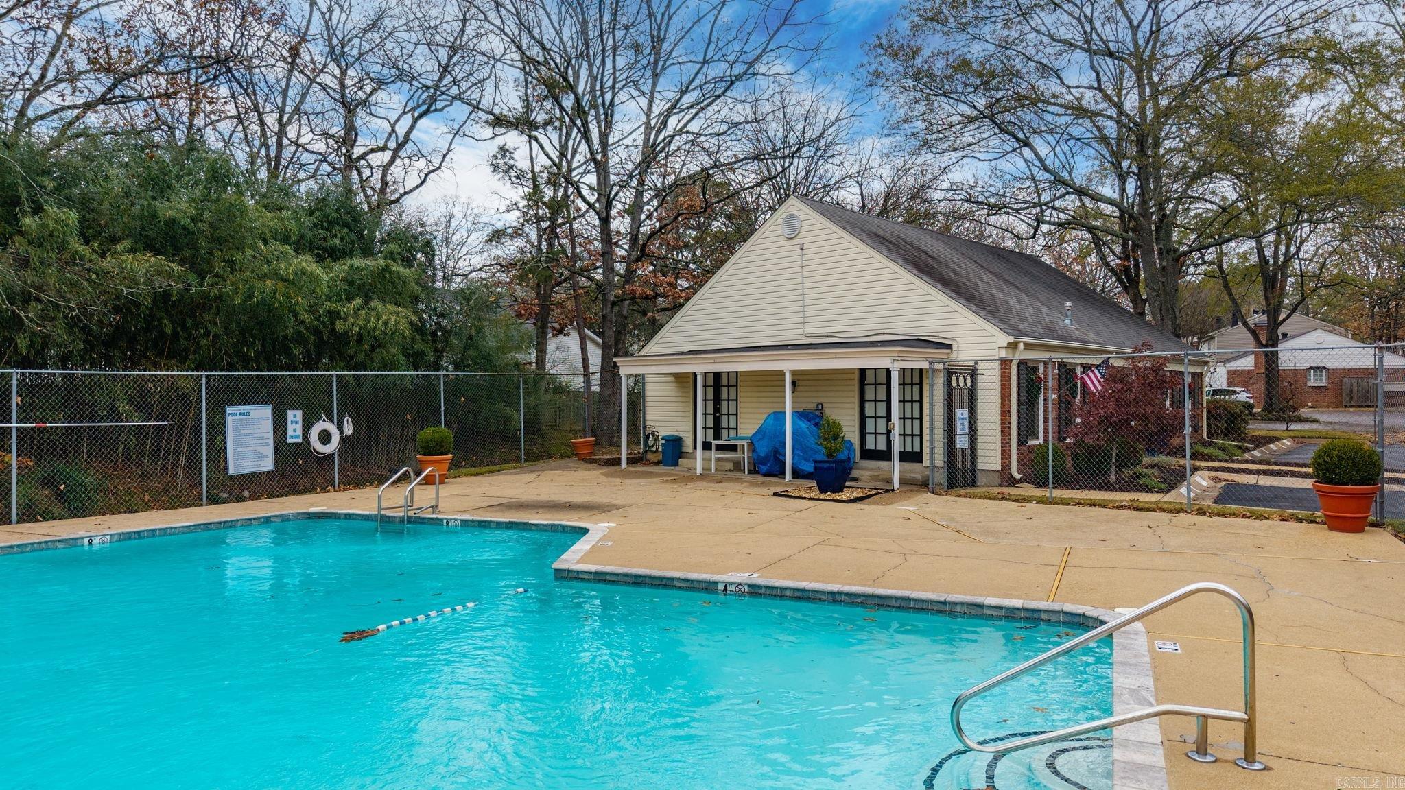 KINGSBRIDGE TWNHSE - Residential