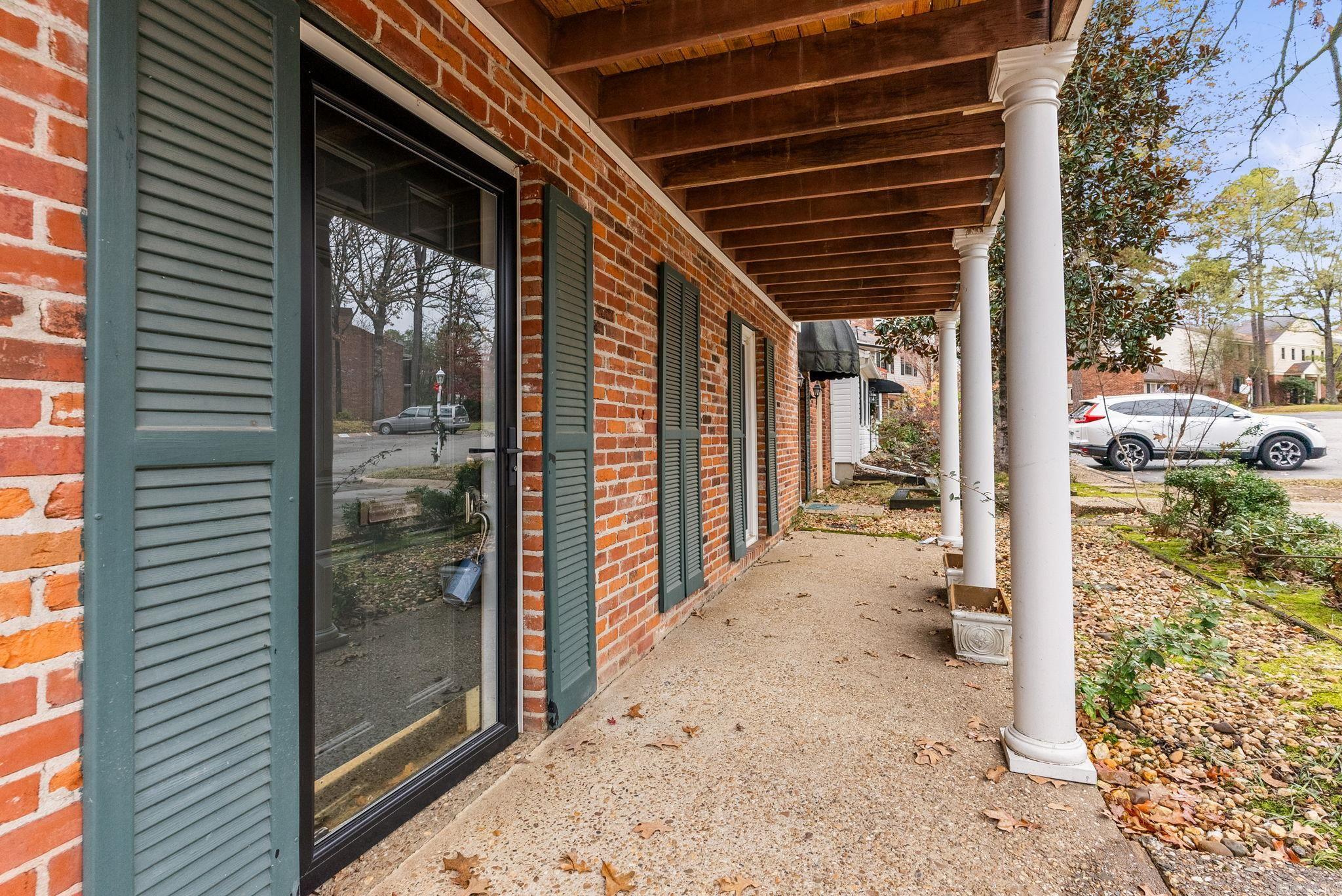 KINGSBRIDGE TWNHSE - Residential