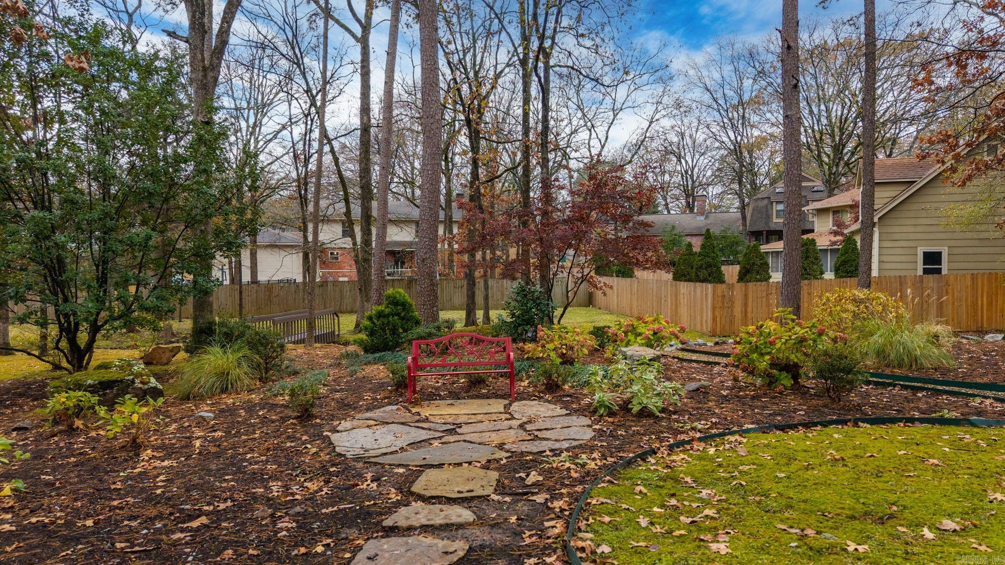 KINGSBRIDGE TWNHSE - Residential