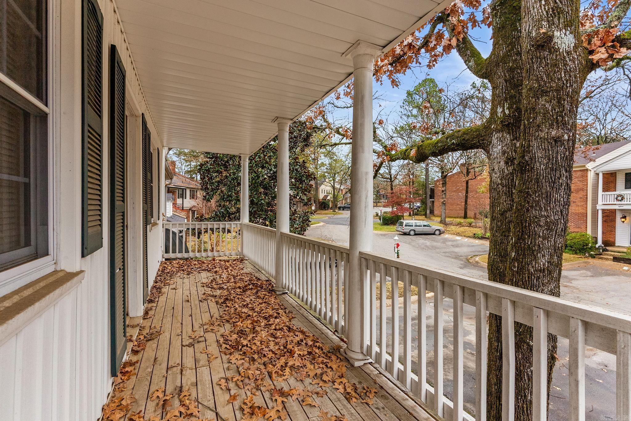 KINGSBRIDGE TWNHSE - Residential