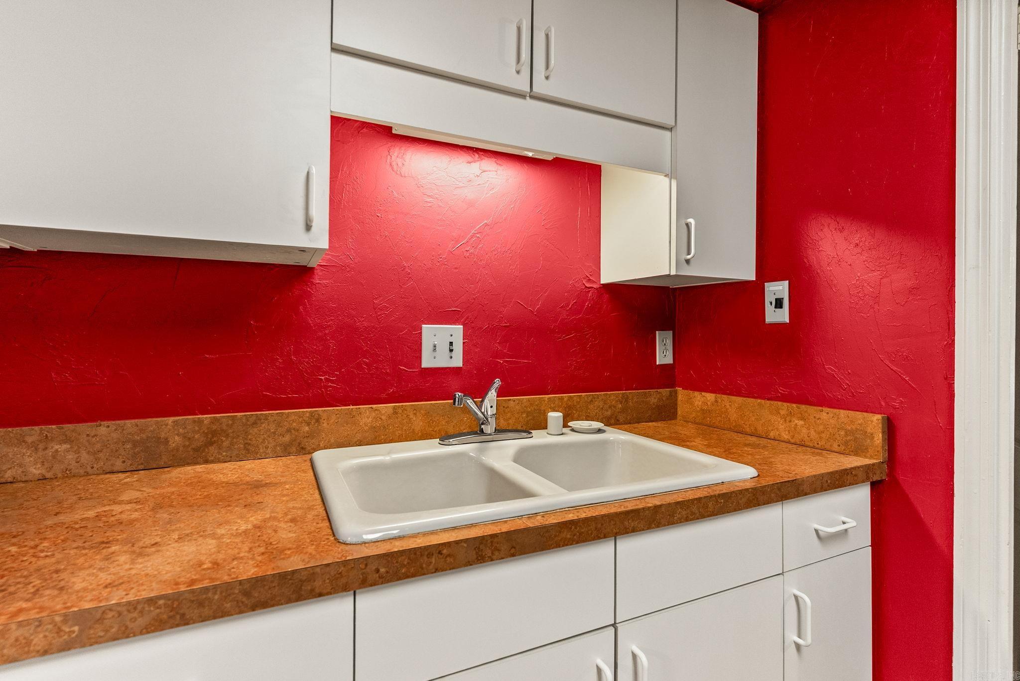 KINGSBRIDGE TWNHSE - Residential