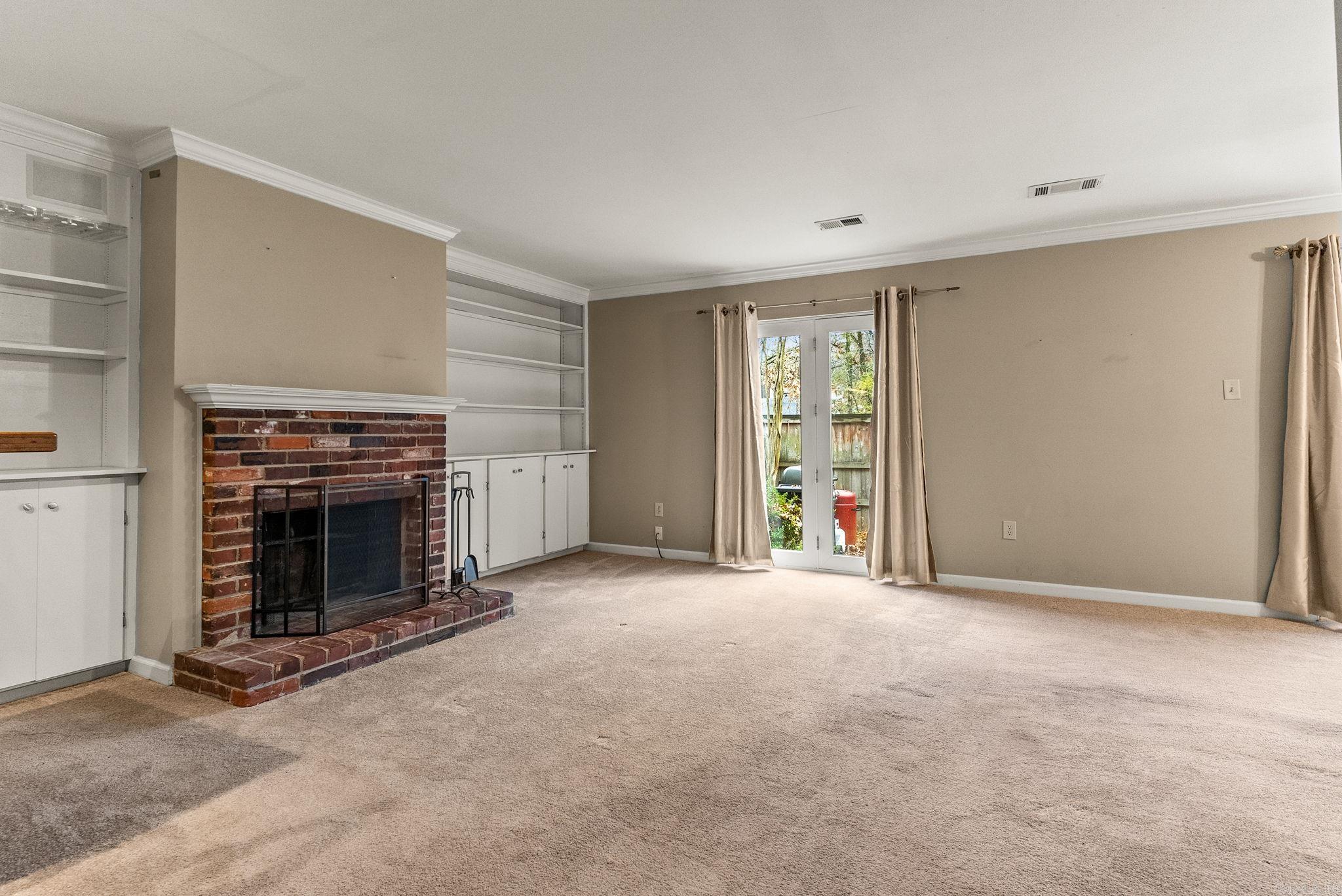 KINGSBRIDGE TWNHSE - Residential