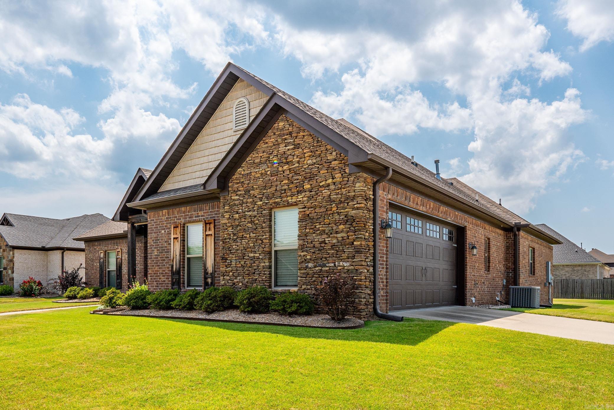 SALEM WOODS - Residential