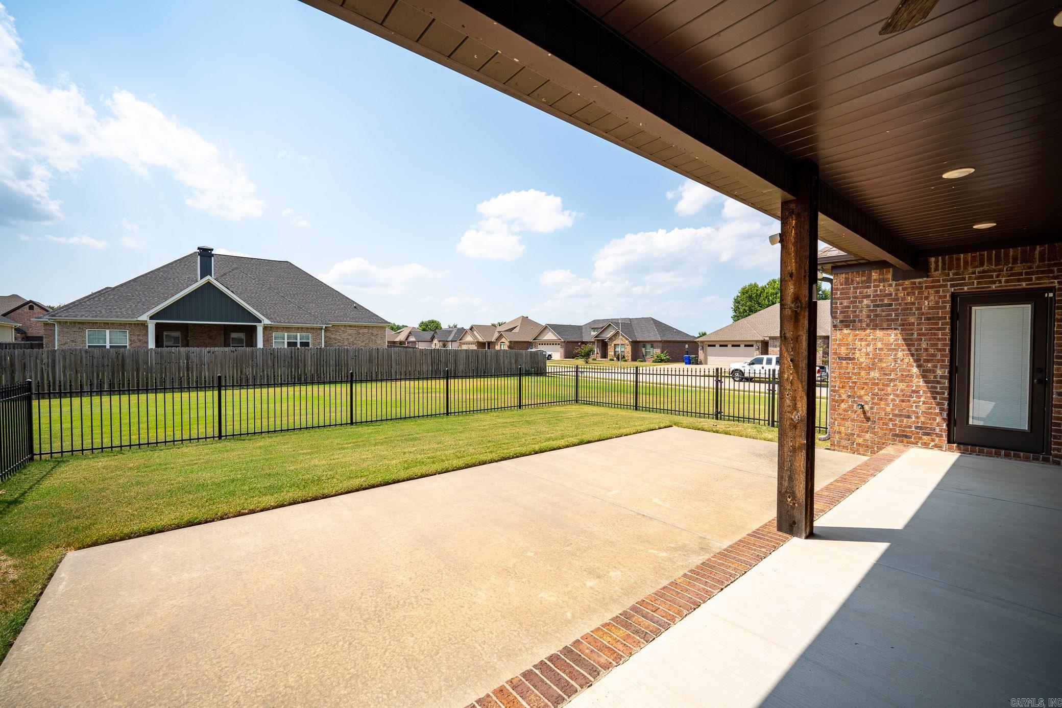 SALEM WOODS - Residential