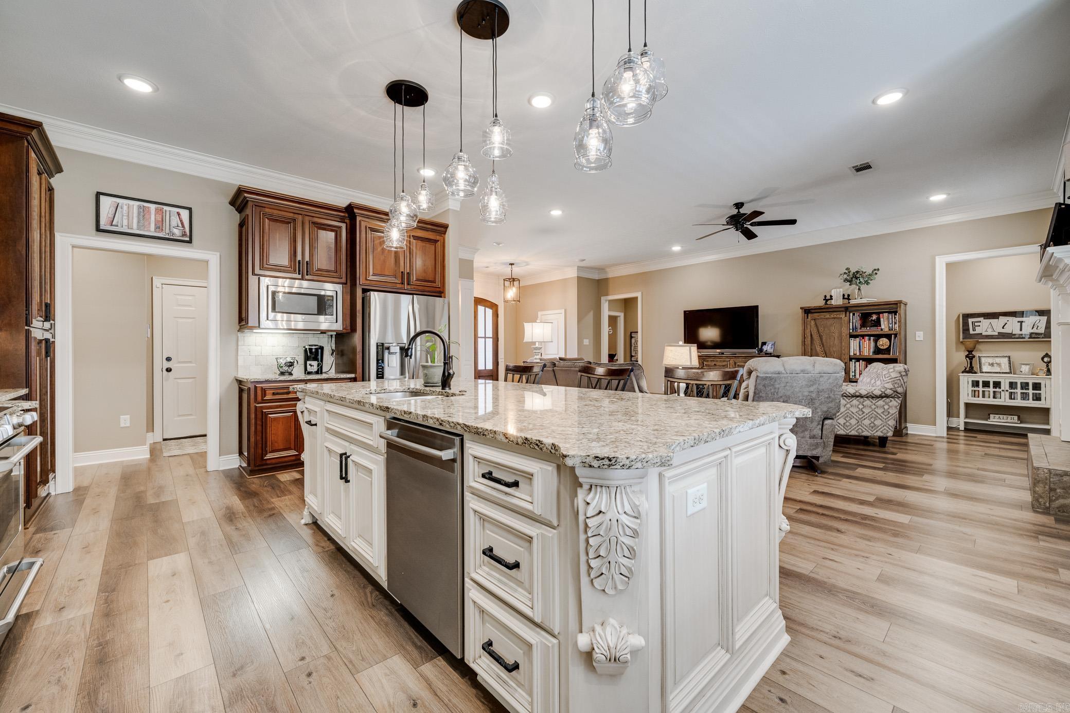 SALEM WOODS - Residential