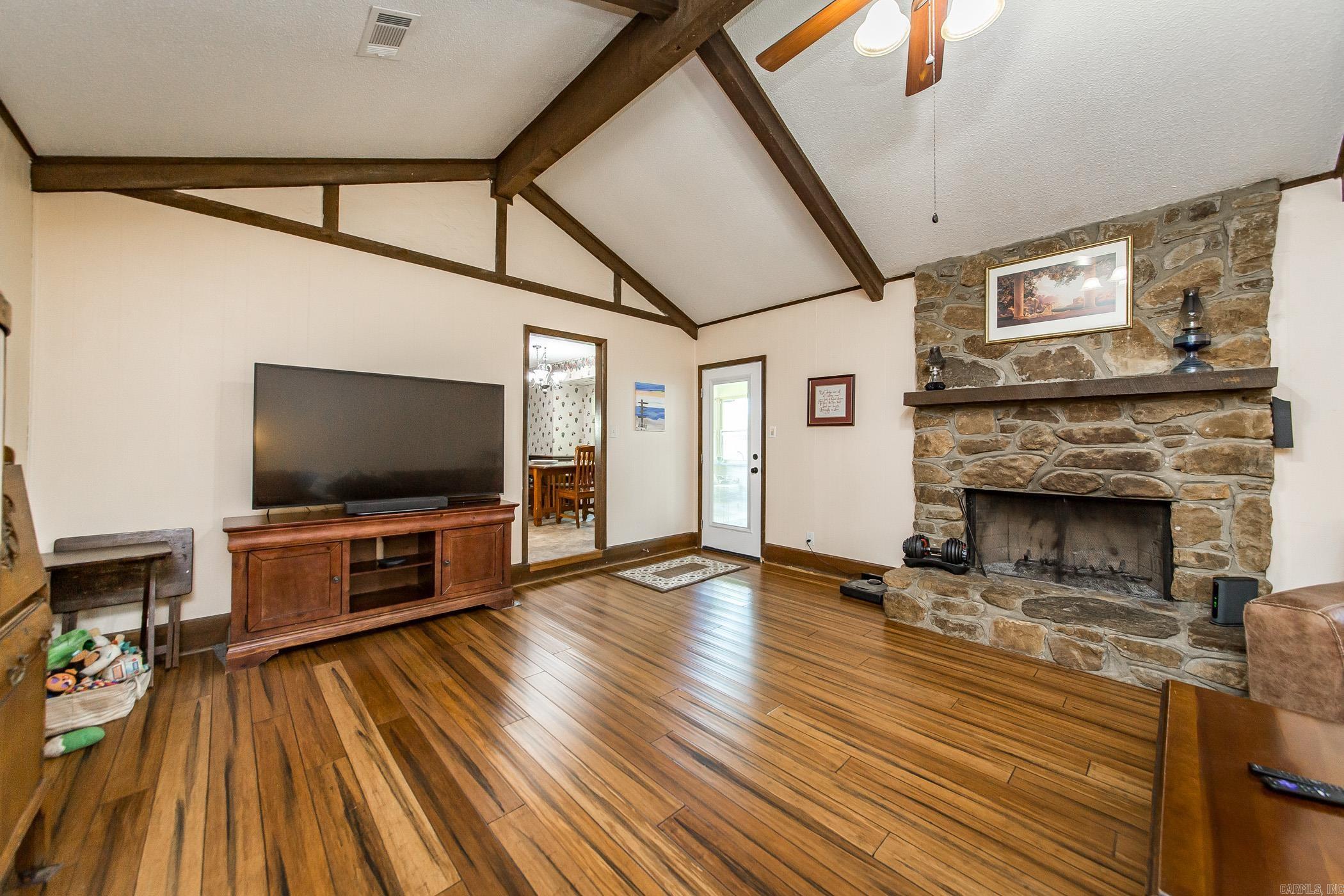 STONEWALL - Residential