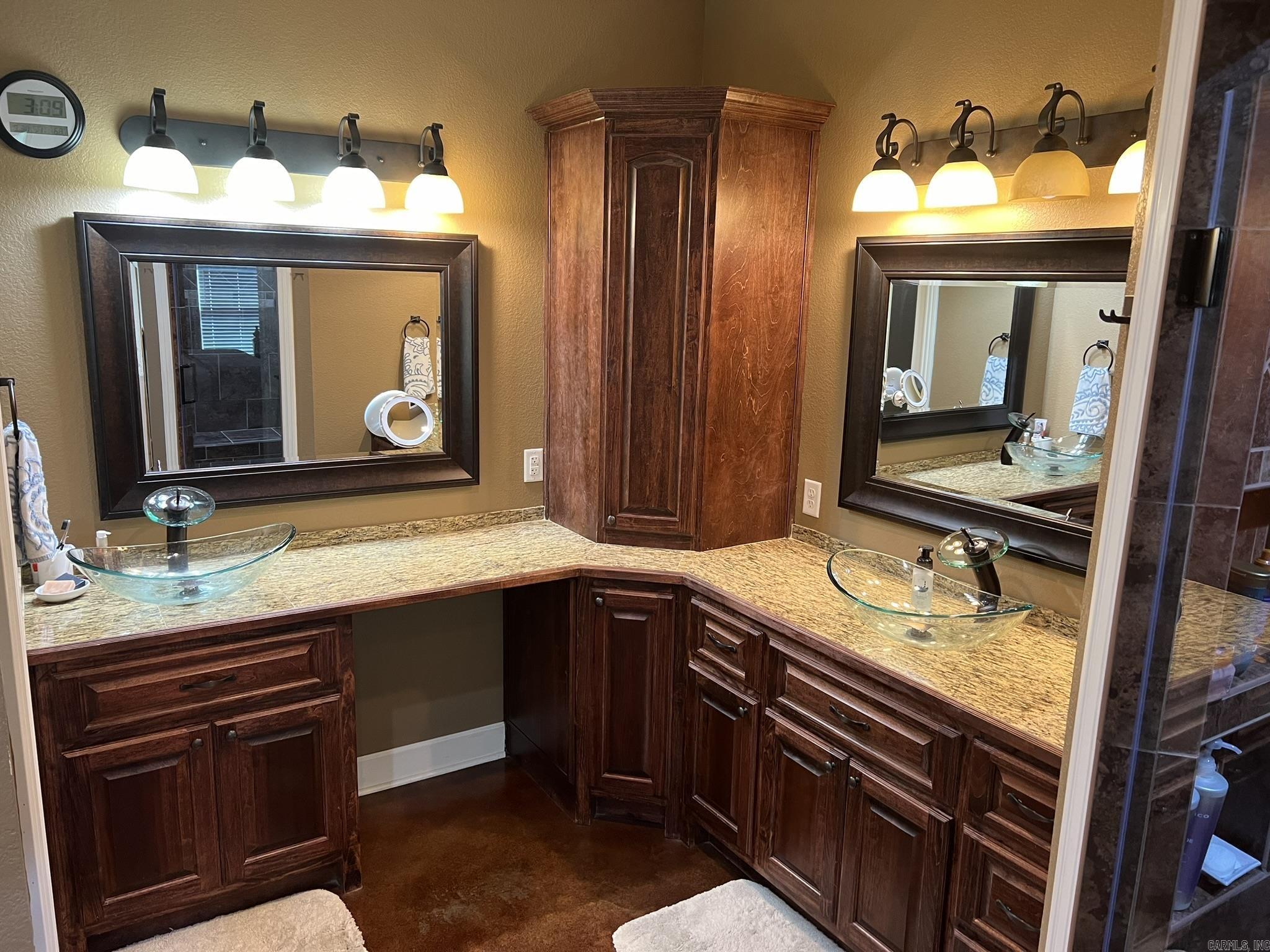 DIAMOND KEY ESTATES - Residential