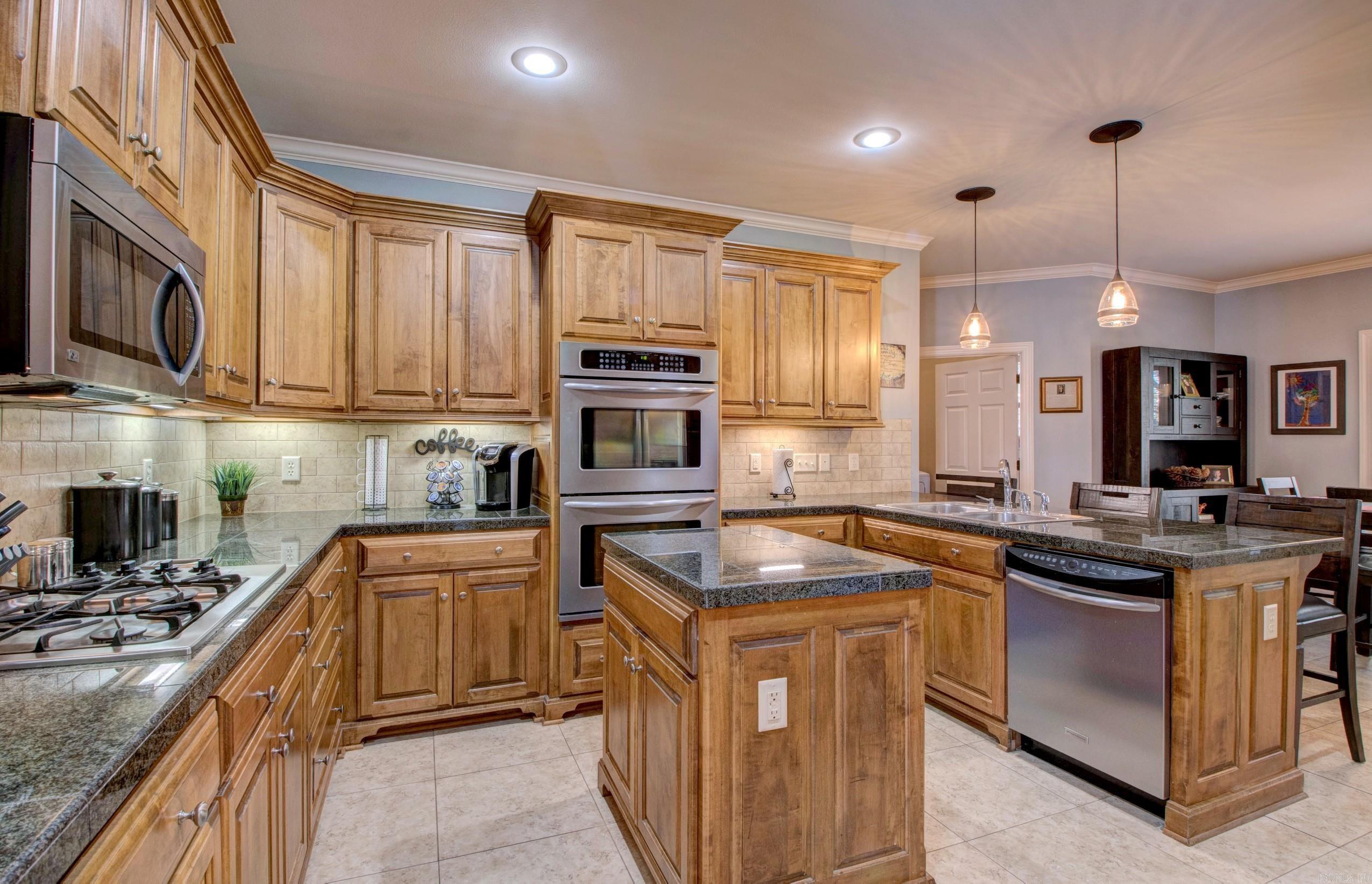 WOODLANDS EDGE - Residential