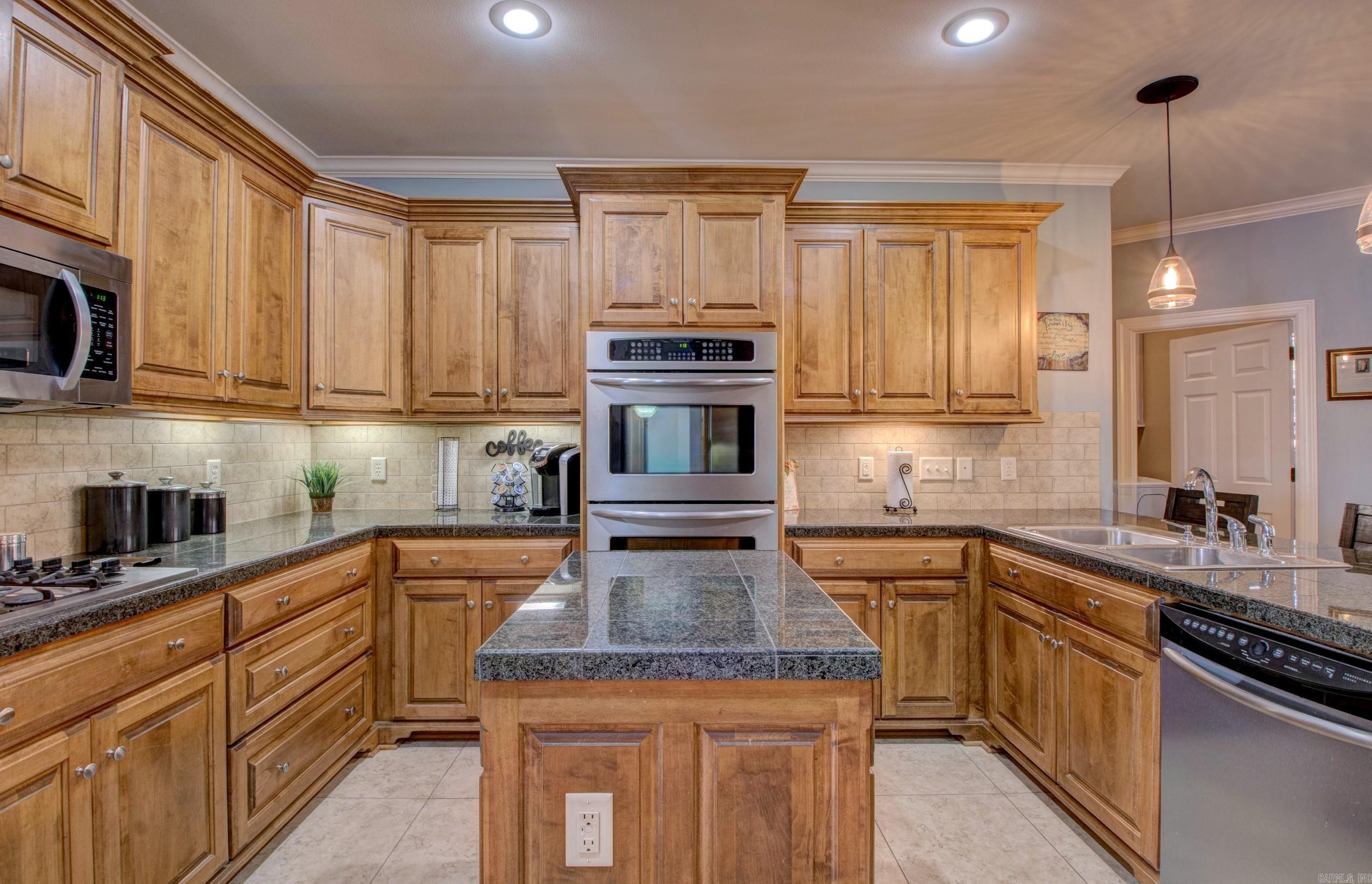 WOODLANDS EDGE - Residential