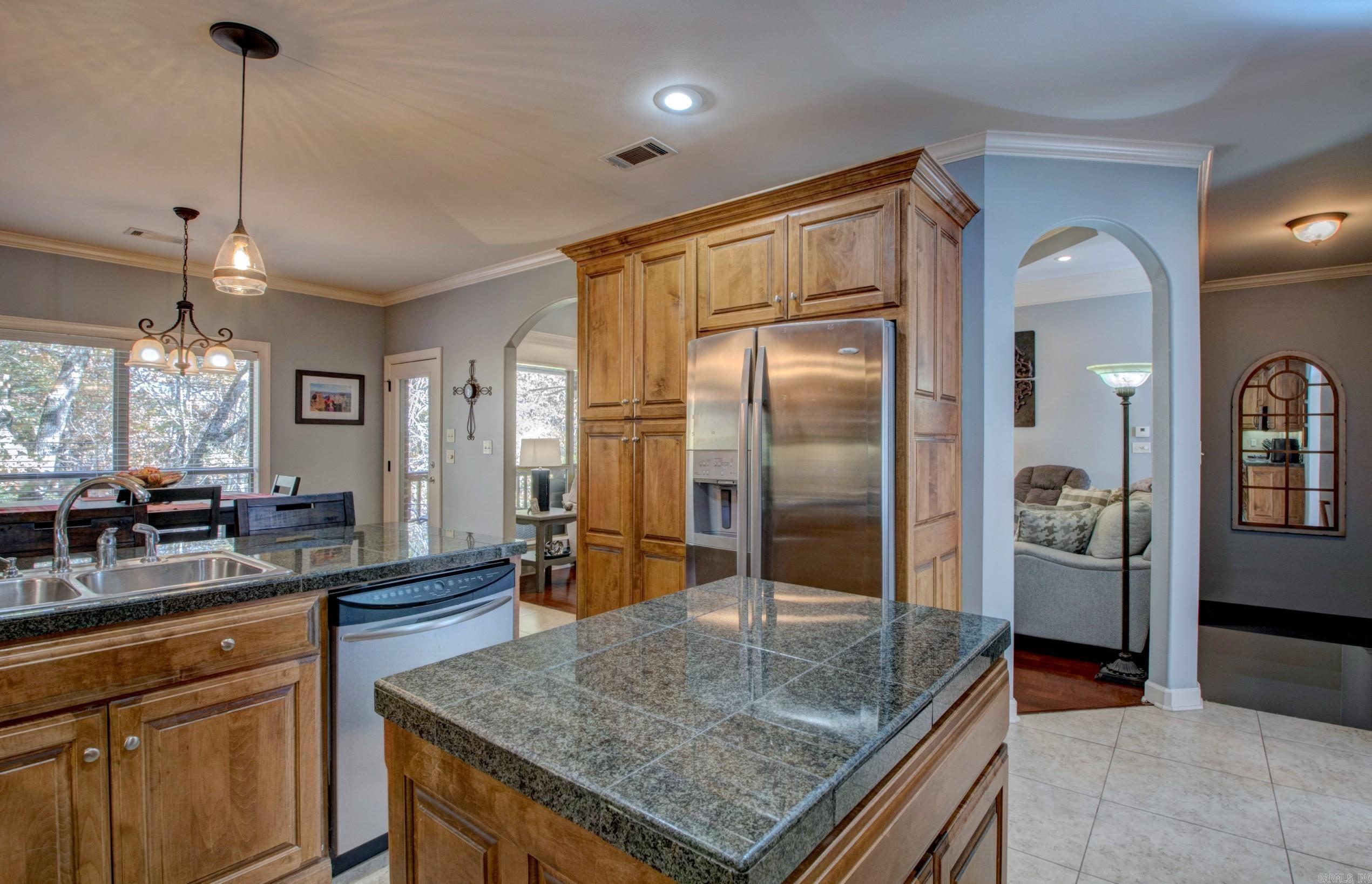 WOODLANDS EDGE - Residential