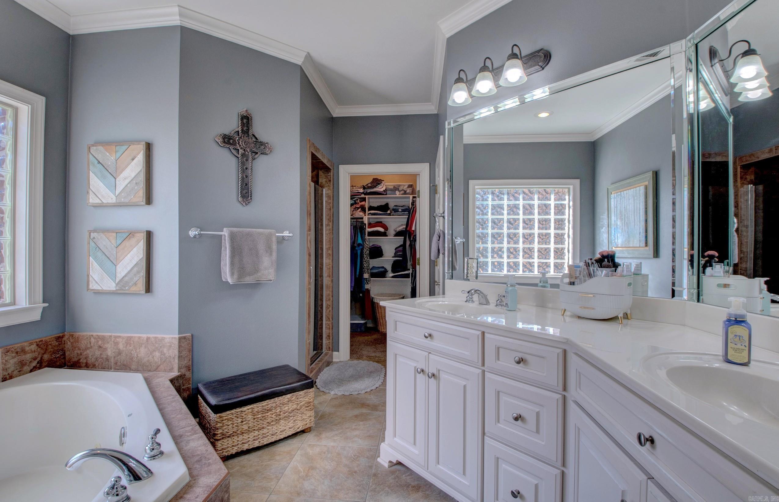 WOODLANDS EDGE - Residential