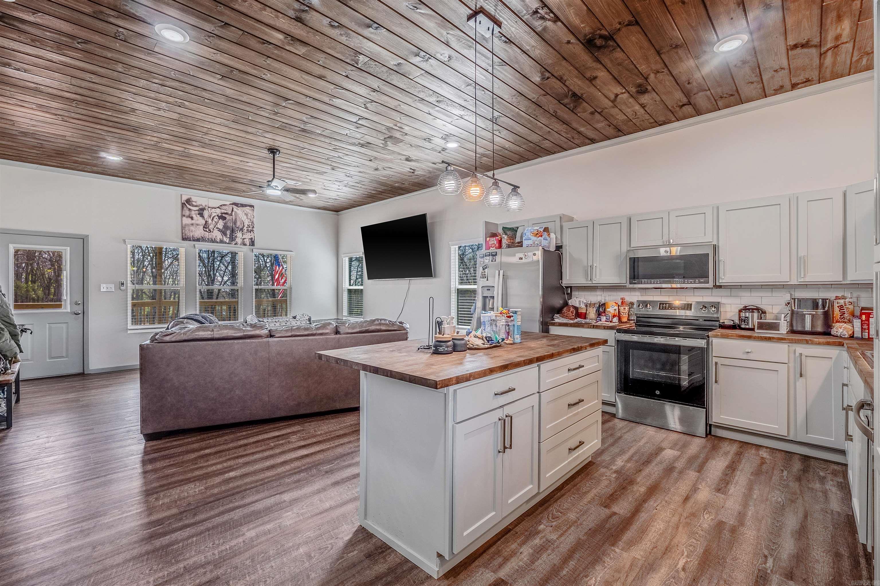 CABOT LINE ACRES - Residential