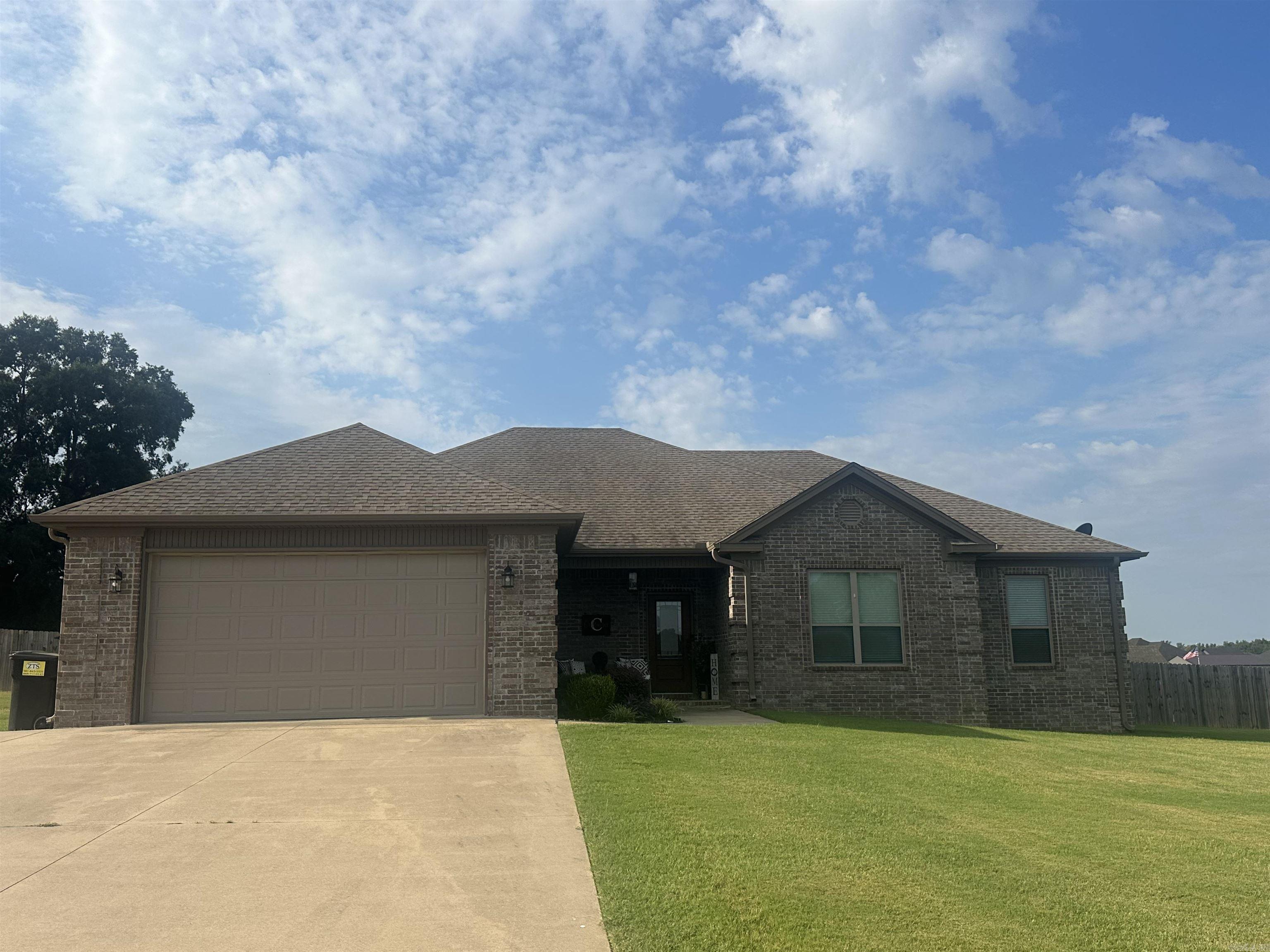 Beautiful and well maintained home located in Mt Tabor Estates..Farmhouse look w/shaker cabinets, ship lap, farmhouse sink, granite counter tops, pantry, open floor plan to include kitchen/dining area/living room, breakfast bar, fireplace w/gas logs & rustic mantle,10x18 covered back porch, w/wood ceiling, soaker tub in MB w/Ship Lap, walk in tile shower, custom built locker, lrg laundry room.