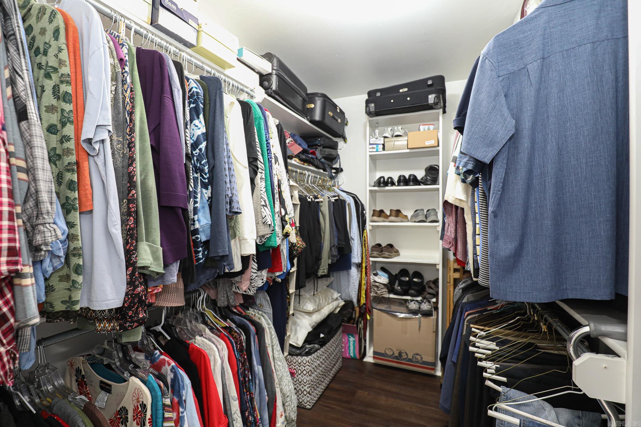 ROLLING BROOK - Residential