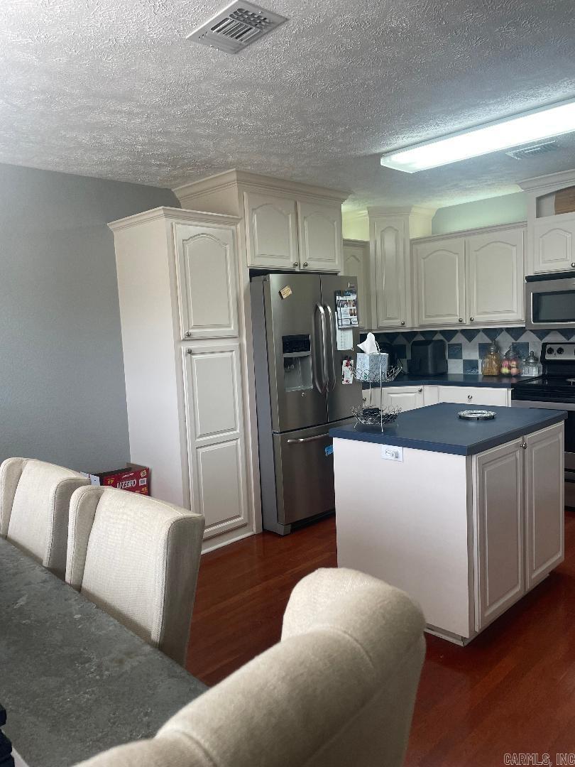 MEADOWRIDGE SUBD - Residential