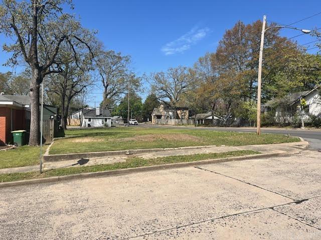 Build ready. Survey available. Setback approved by city. House plans are available and negotiable.