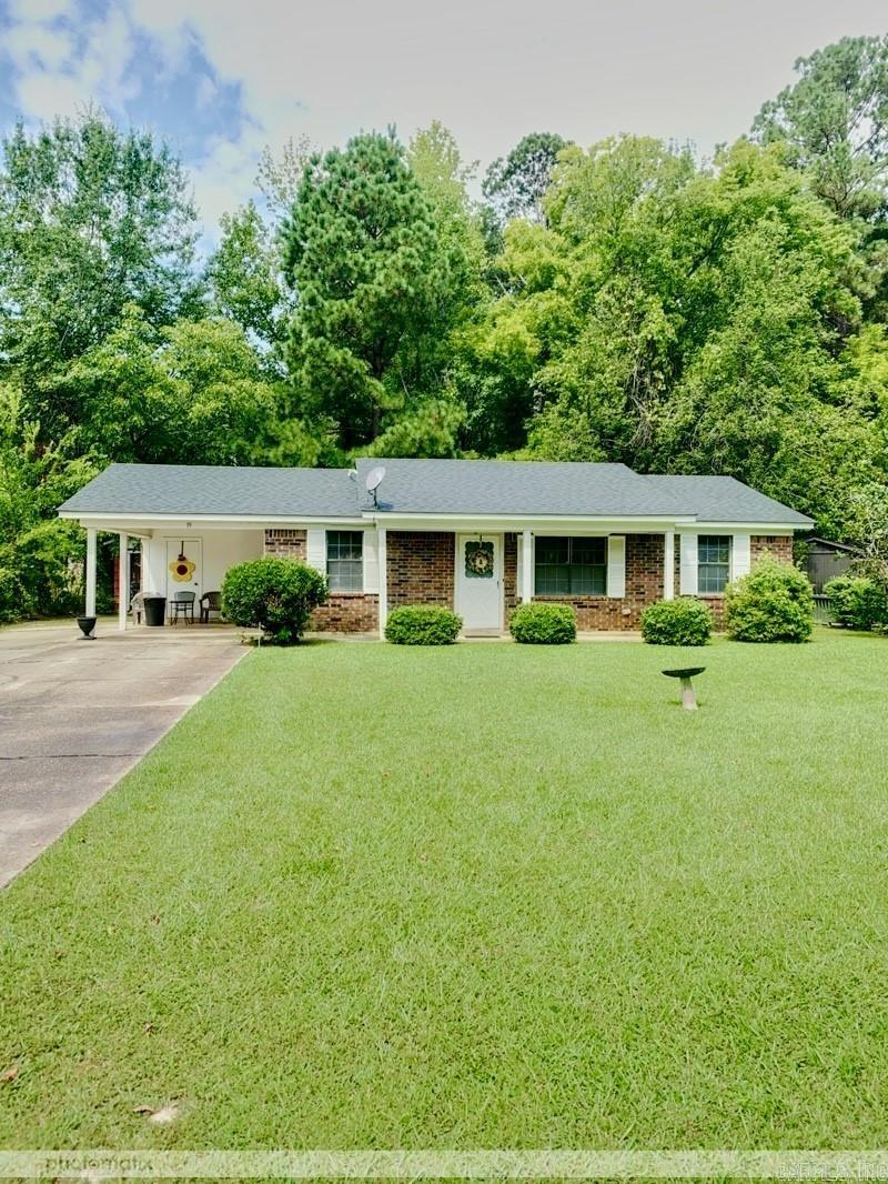Charming 3-bedroom, 1-bath home on a quiet cul-de-sac in Warren, AR. This 999 sq ft property features a brand-new roof, a secure storm shelter, and a comfortable layout perfect for easy living. Ideal for first-time buyers or those seeking a low-maintenance home in a peaceful neighborhood.