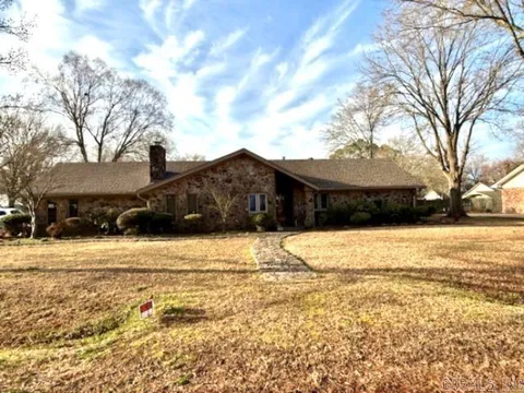 MLS: 25009946