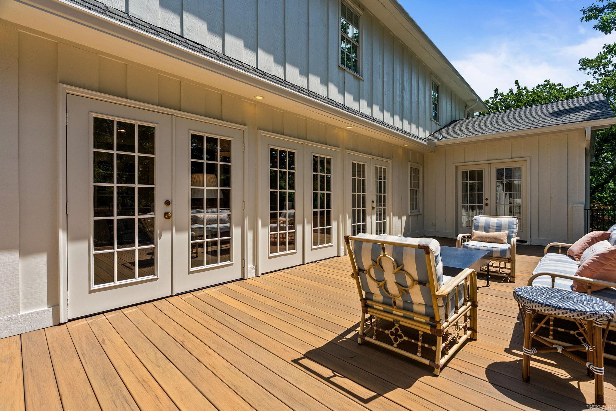 EAST PALISADES - Residential