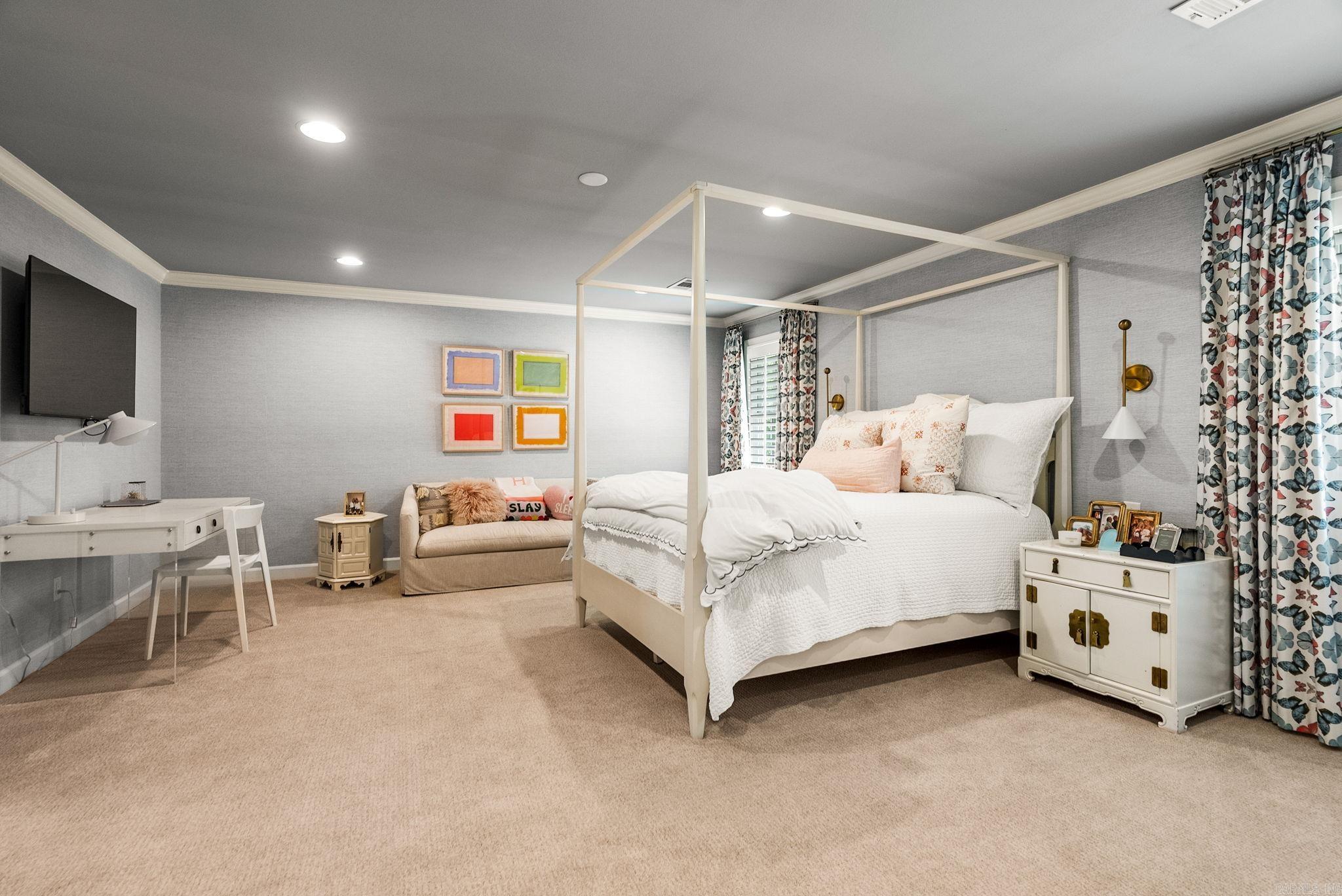 EAST PALISADES - Residential