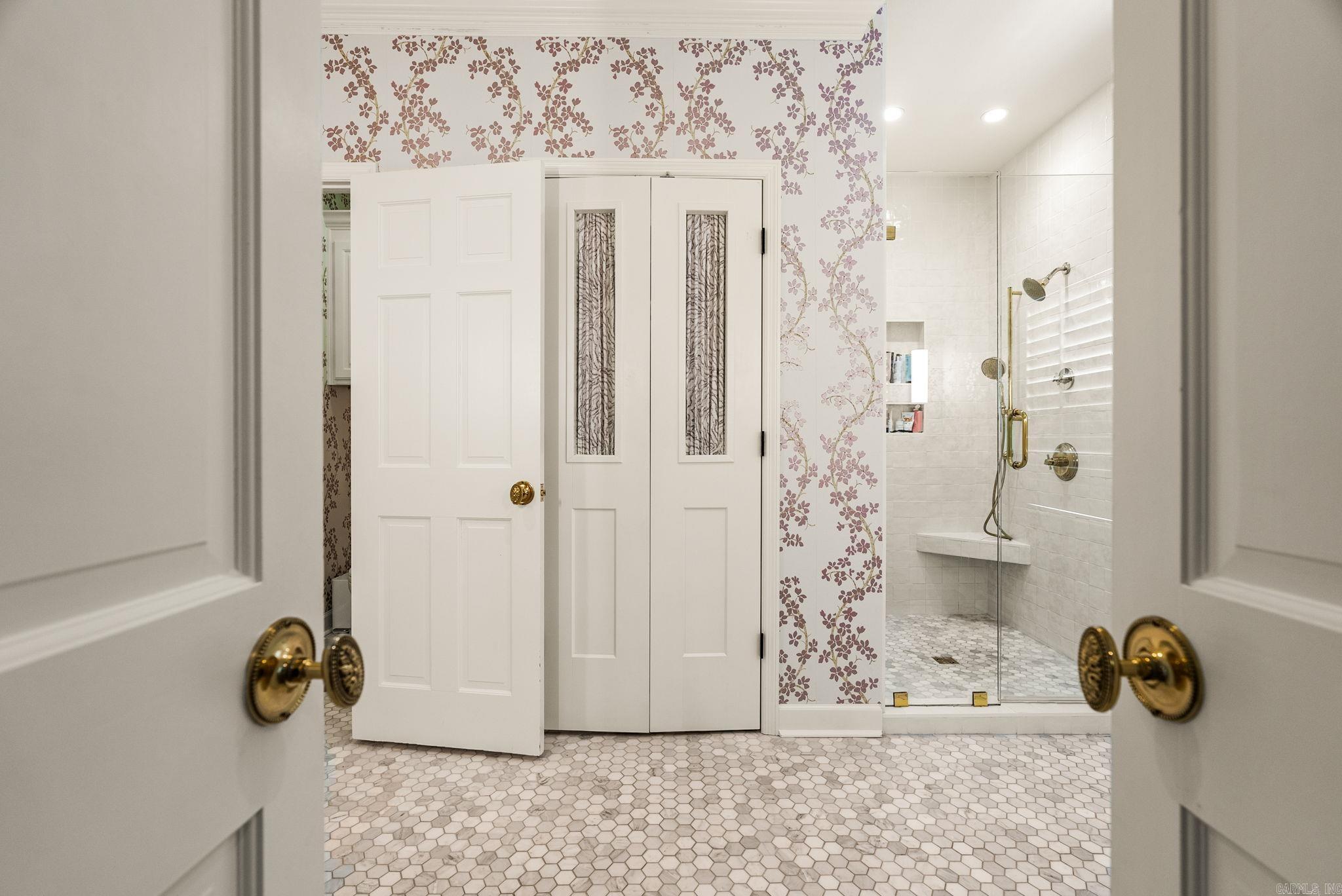 EAST PALISADES - Residential