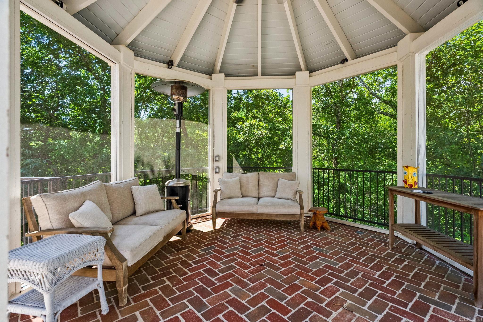 EAST PALISADES - Residential
