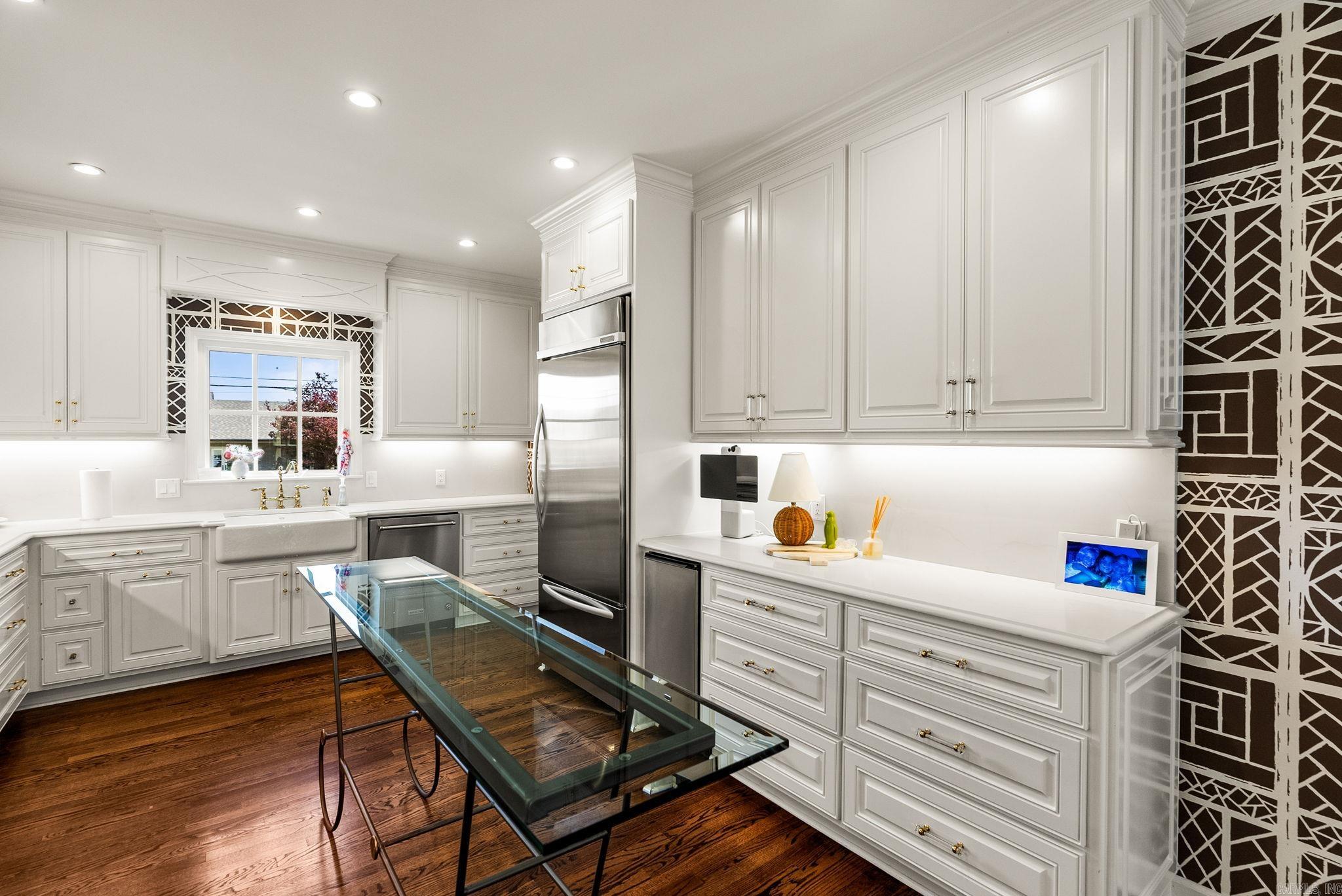 EAST PALISADES - Residential