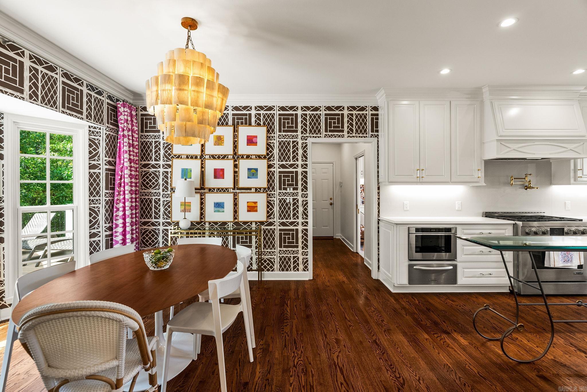 EAST PALISADES - Residential