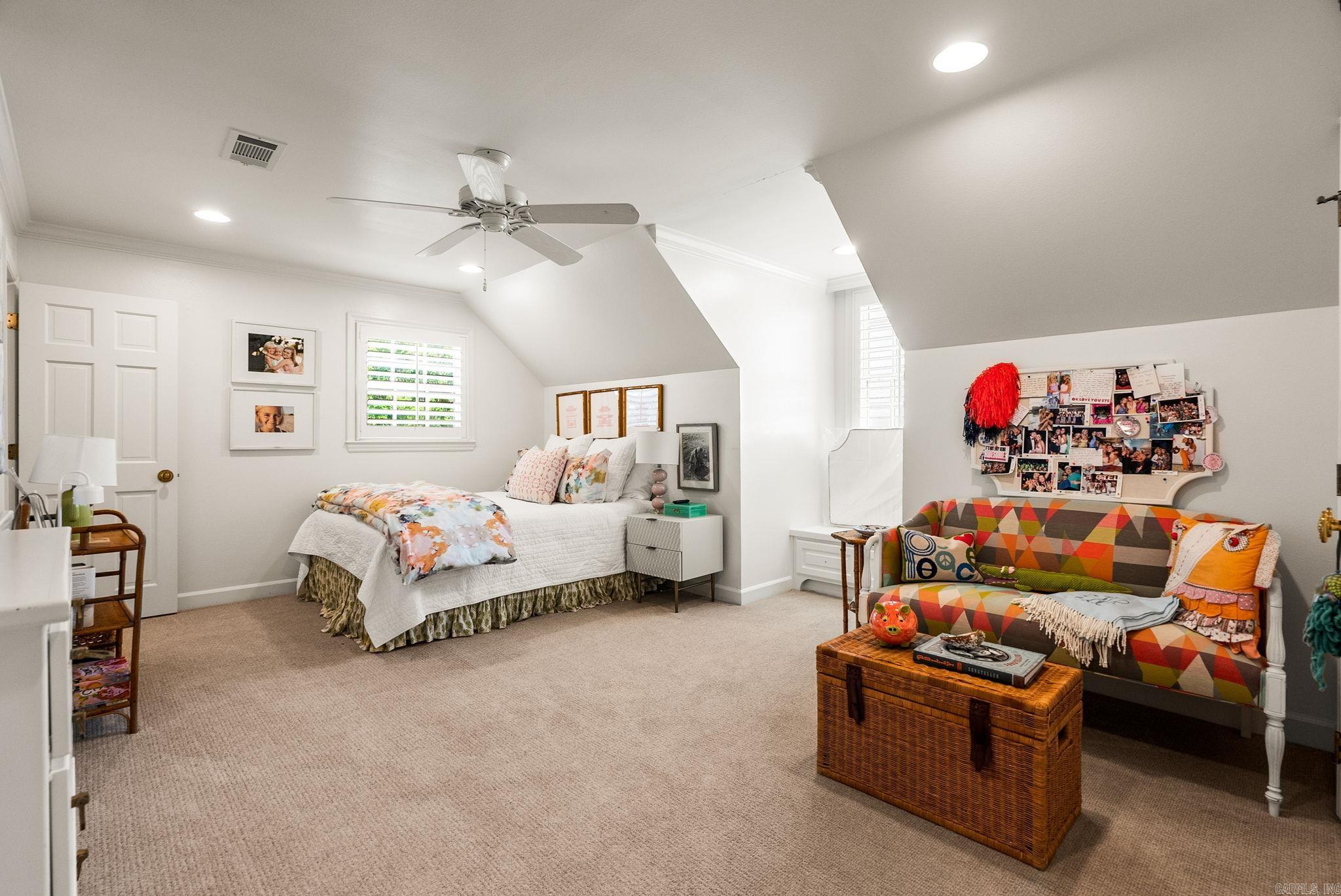 EAST PALISADES - Residential