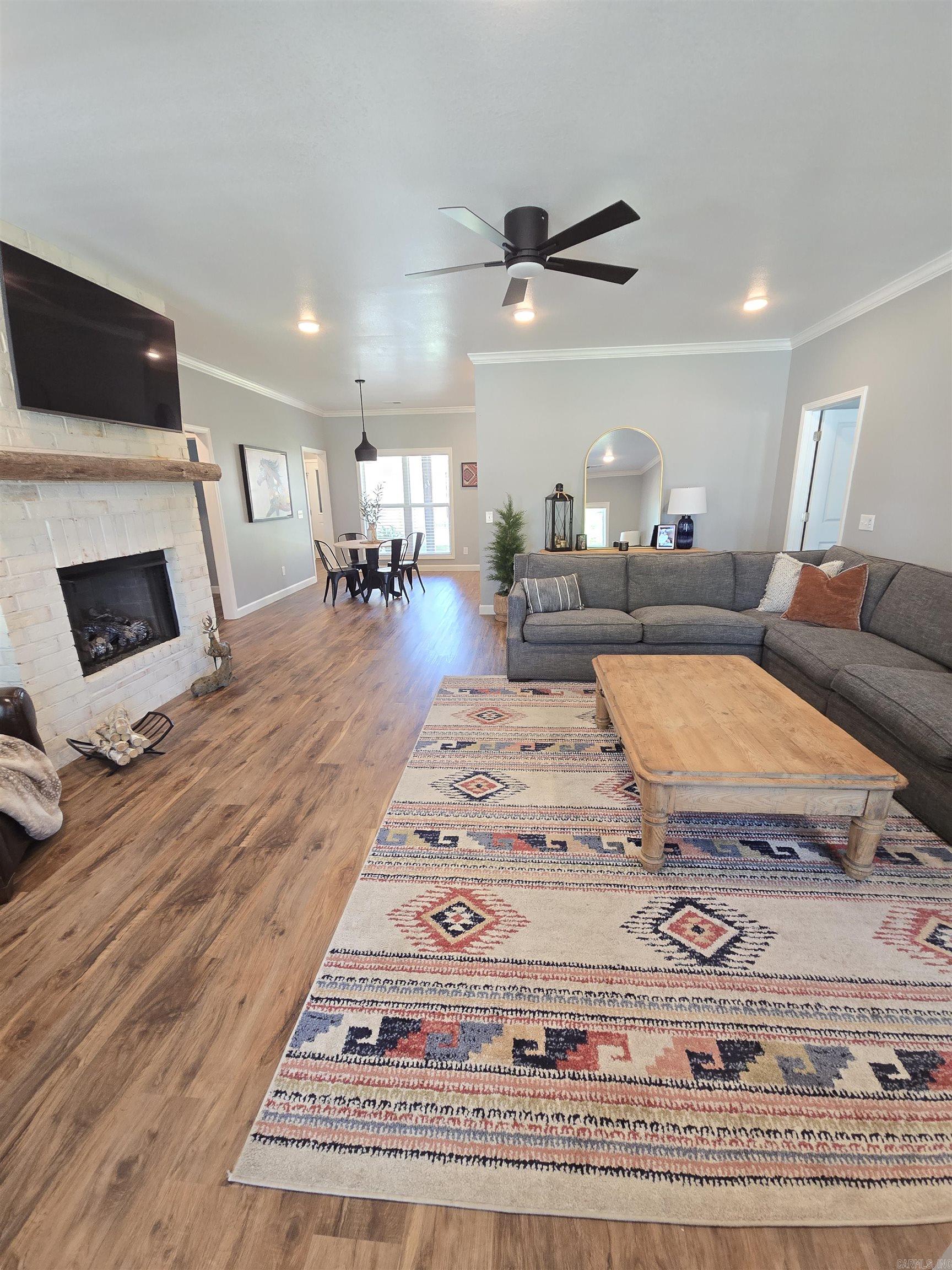 BRIDGES AND THOMPSON - Residential