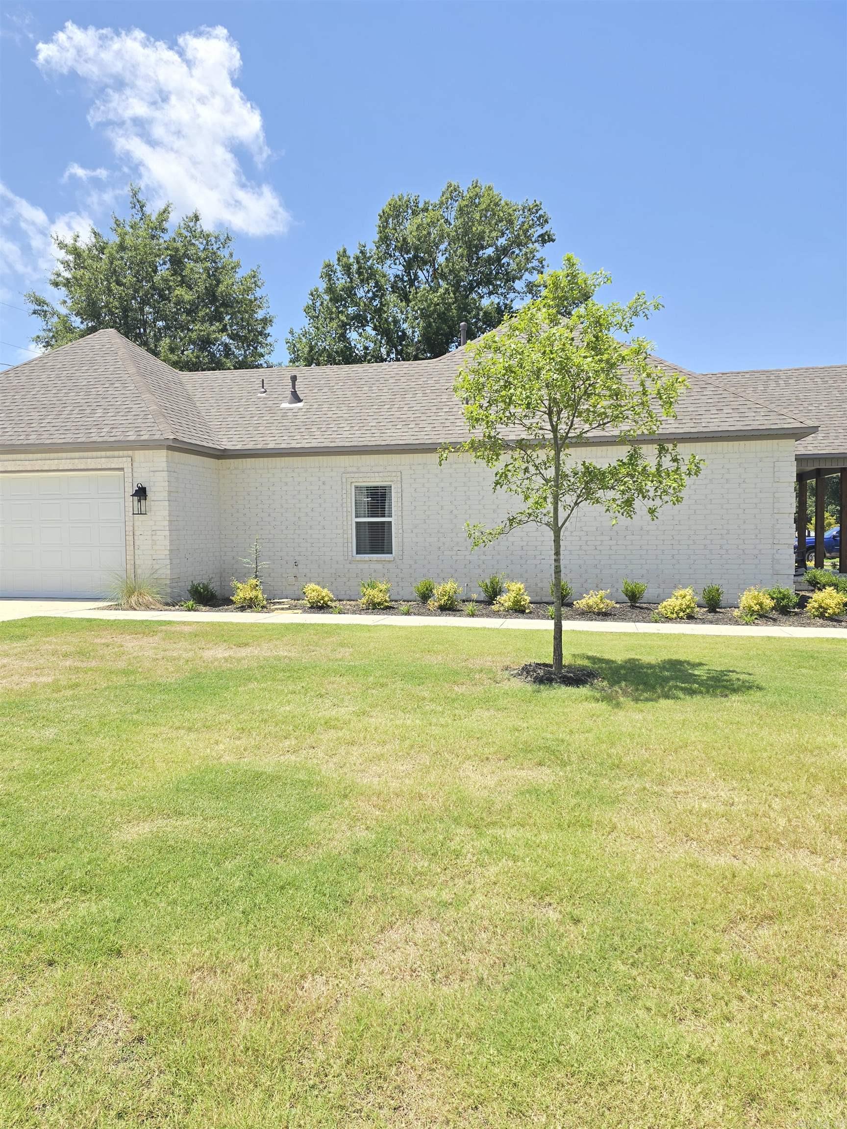 BRIDGES AND THOMPSON - Residential