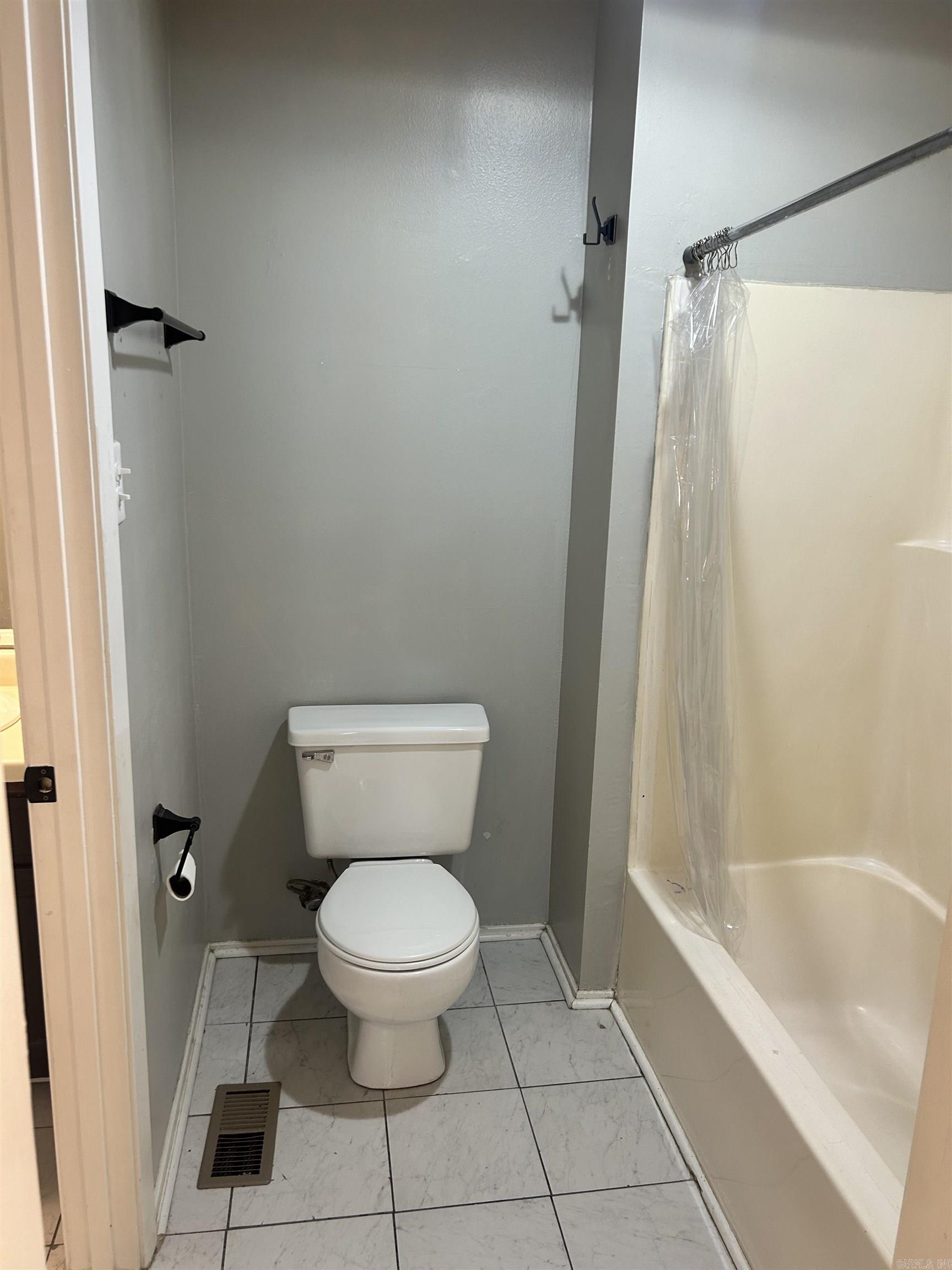 Oak Crest Manor Townhomes - Residential Lease