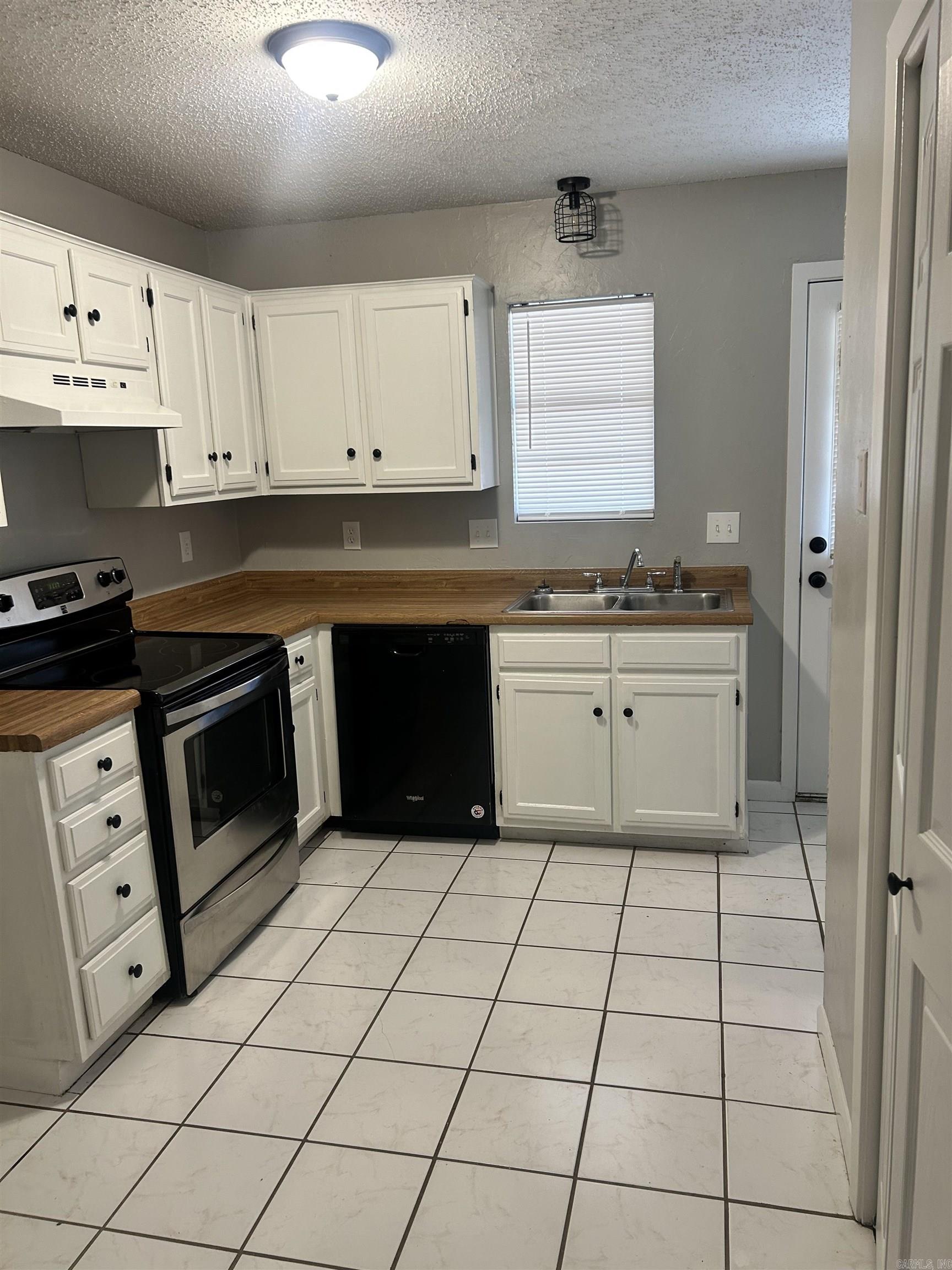 Oak Crest Manor Townhomes - Residential Lease