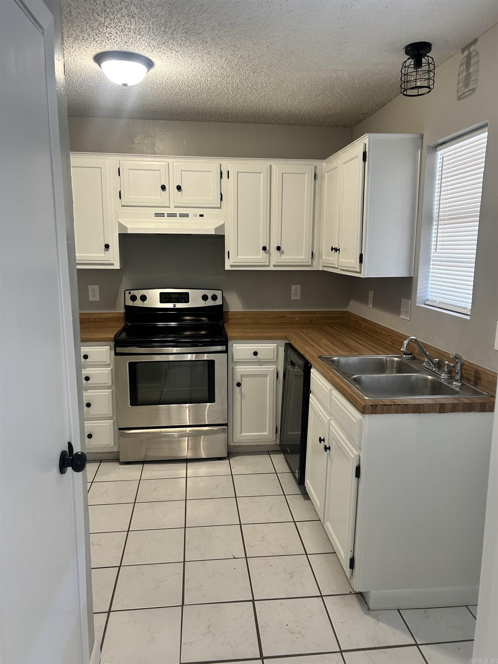 Oak Crest Manor Townhomes - Residential Lease