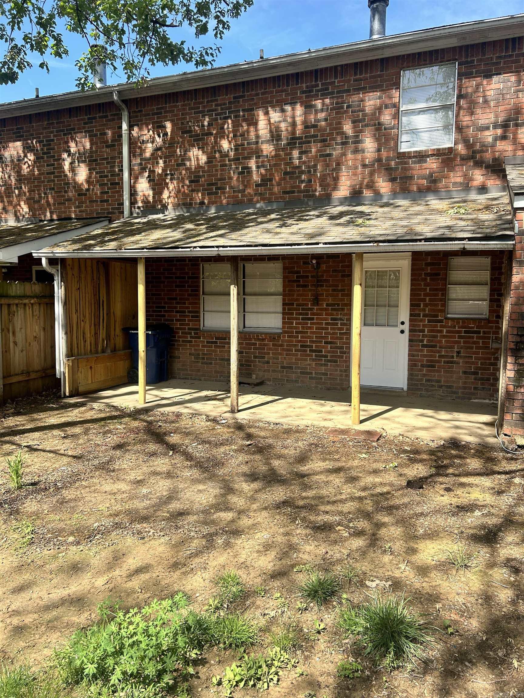 Oak Crest Manor Townhomes - Residential Lease