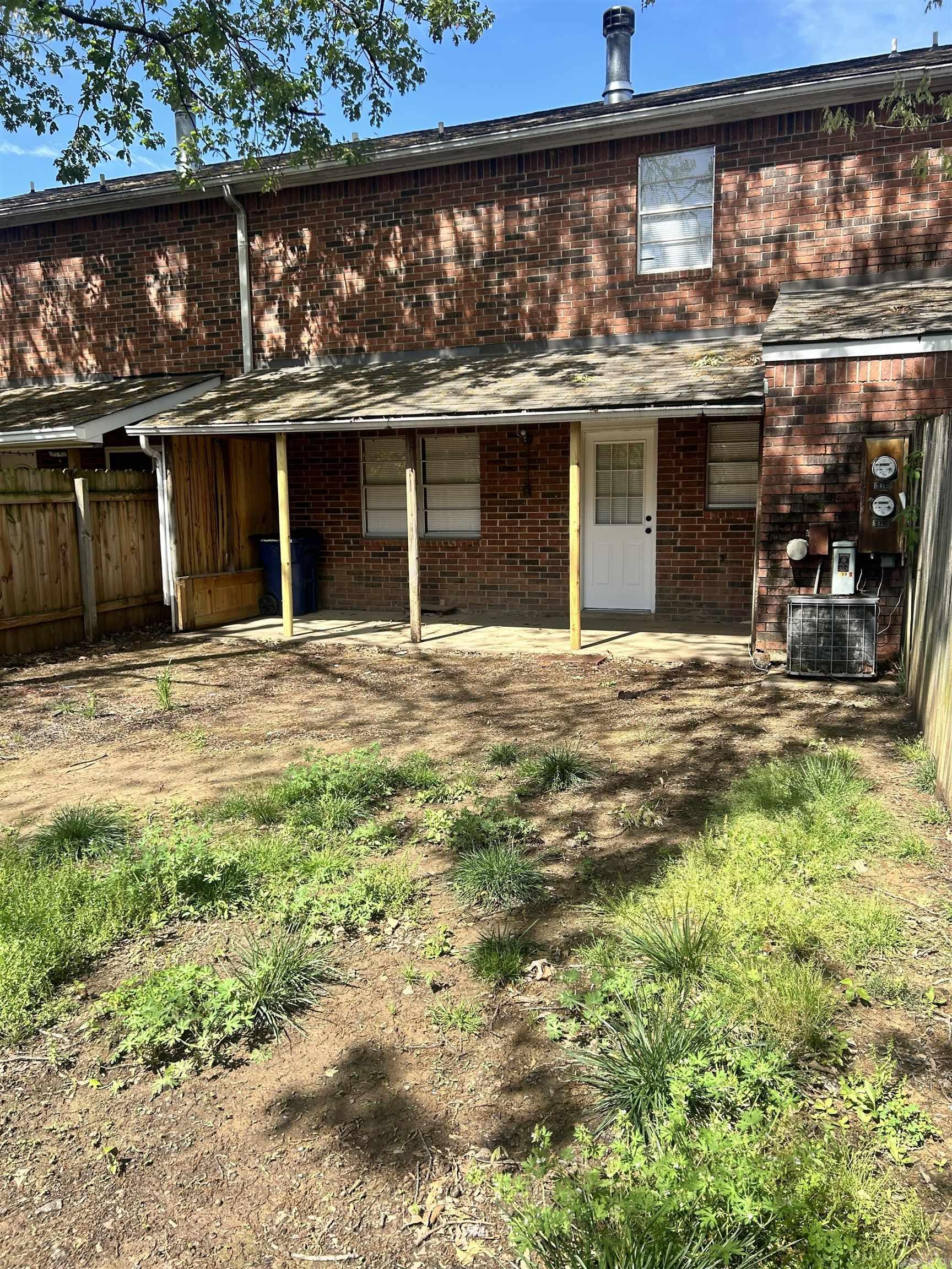 Oak Crest Manor Townhomes - Residential Lease