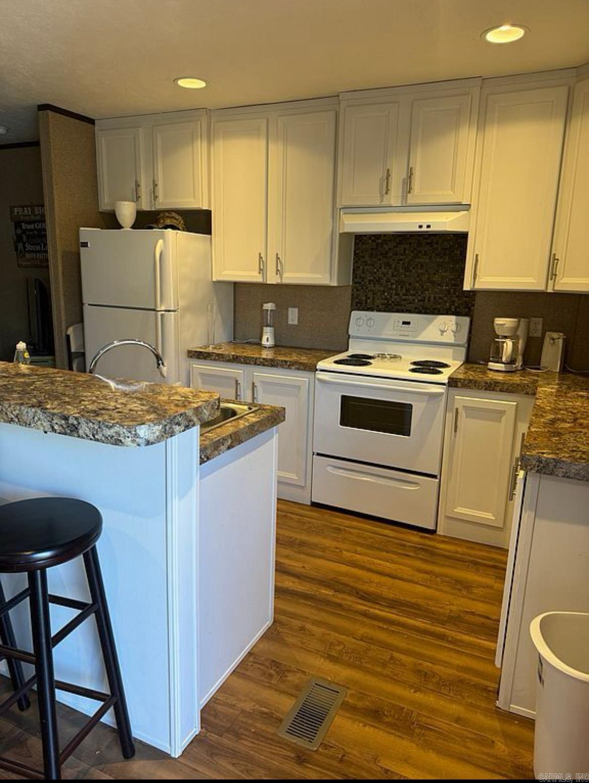 BAYOU RIDGE - Residential