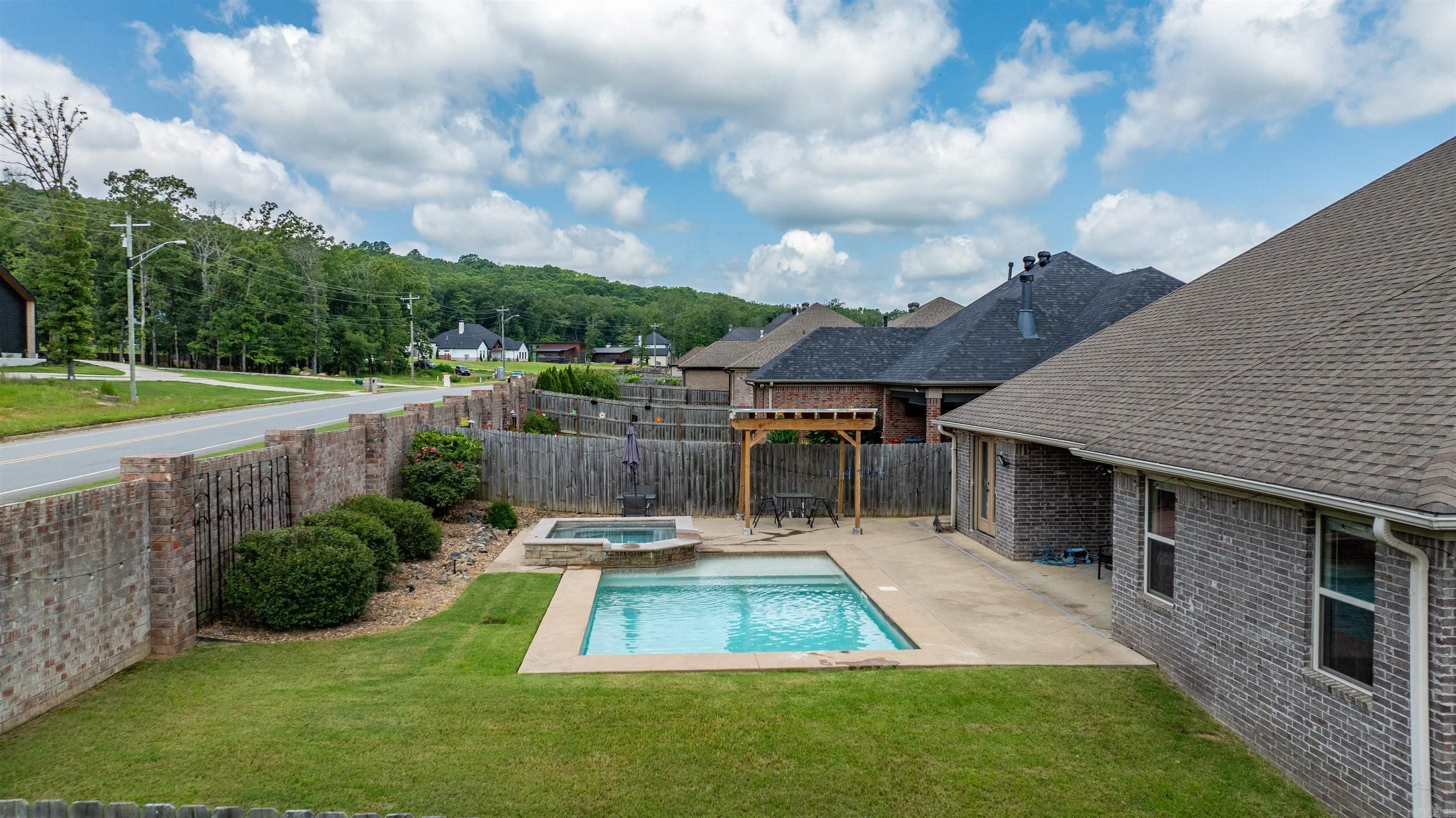 MILLERS GLENN - Residential