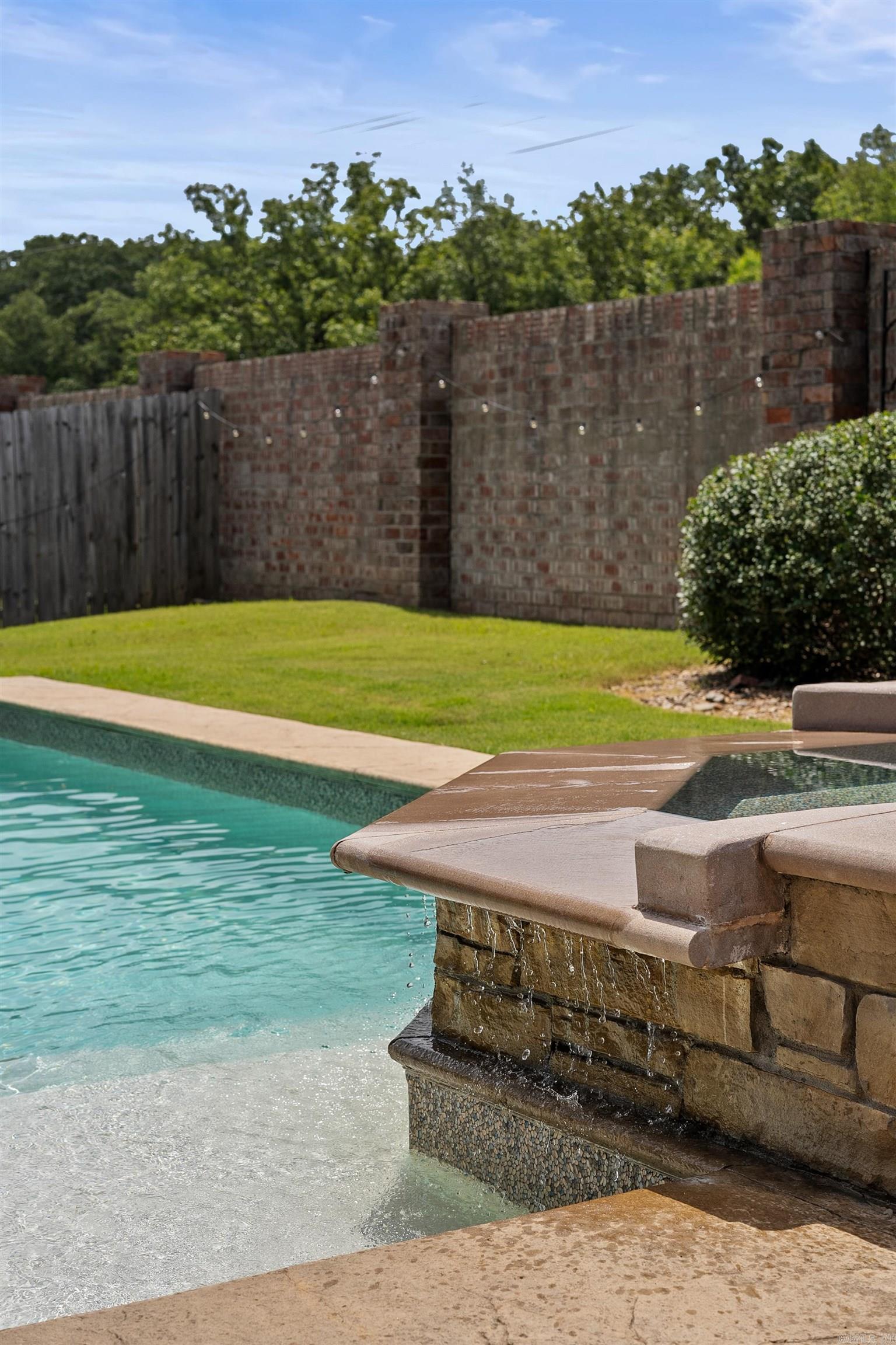 MILLERS GLENN - Residential